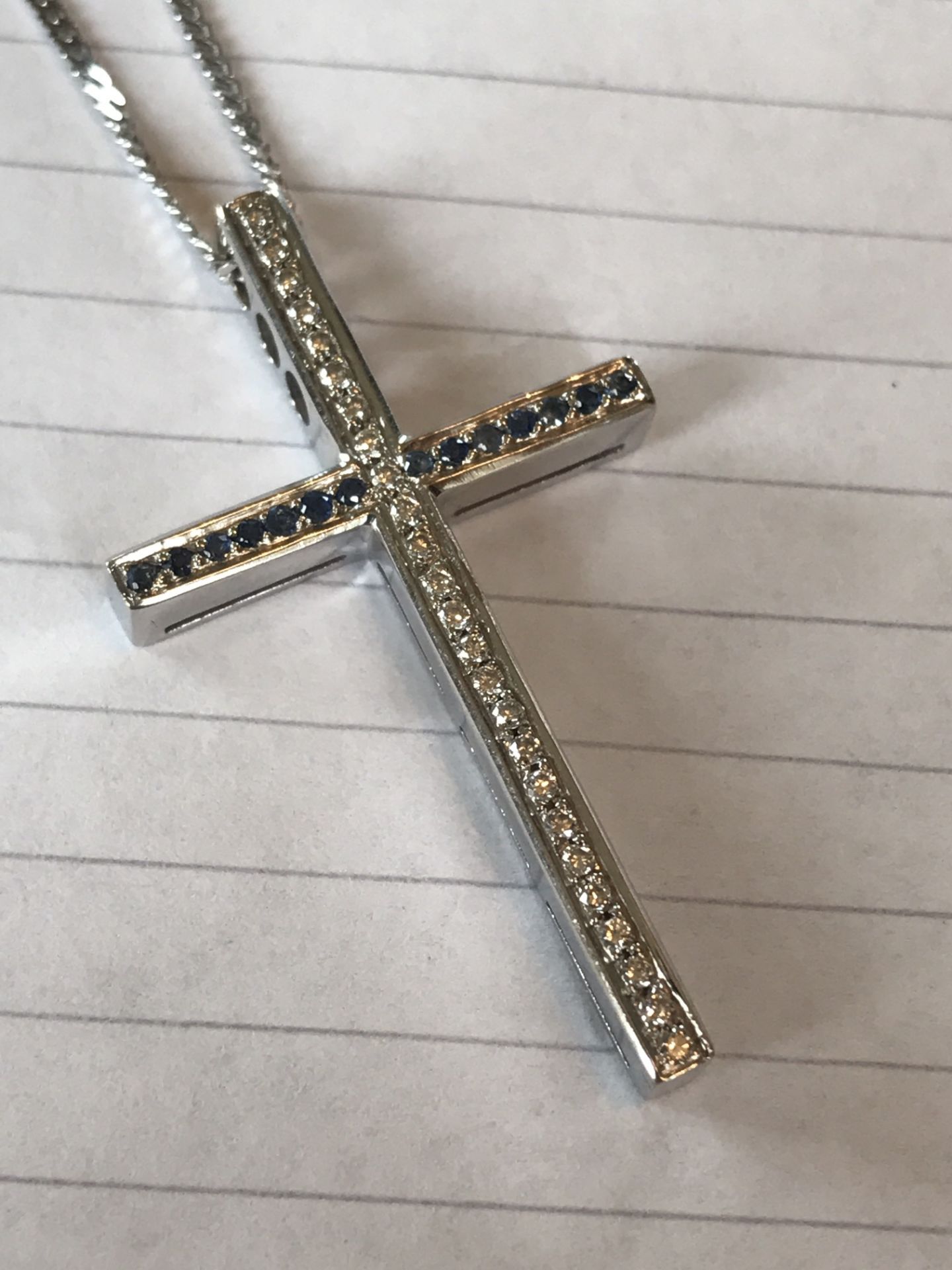 18ct WHITE GOLD SAPPHIRE & DIAMOND CROSS WITH 9ct WHITE GOLD CHAIN