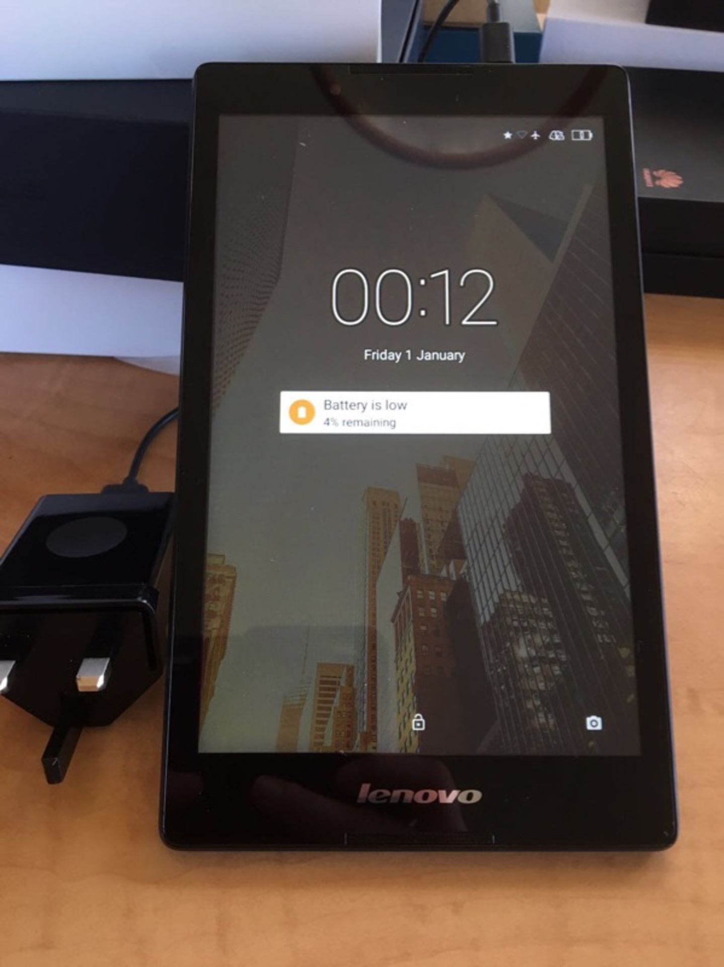 LENOVO TAB 2 A8-50F 16GB WITH CHARGER