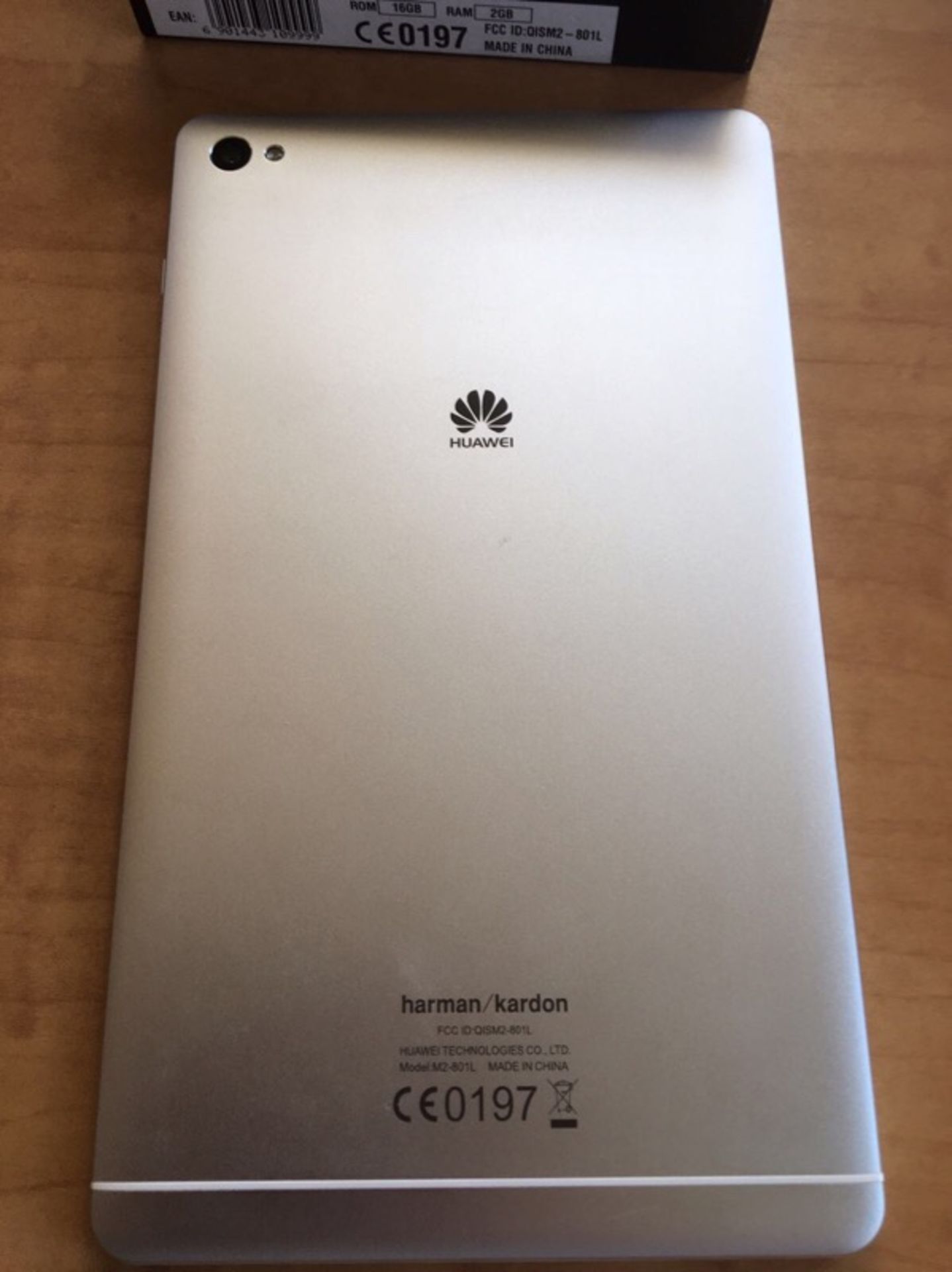 HUAWEI MEDIA PAD M2 8GB (M2-801l) BOXED WITH CHARGER - Image 2 of 2