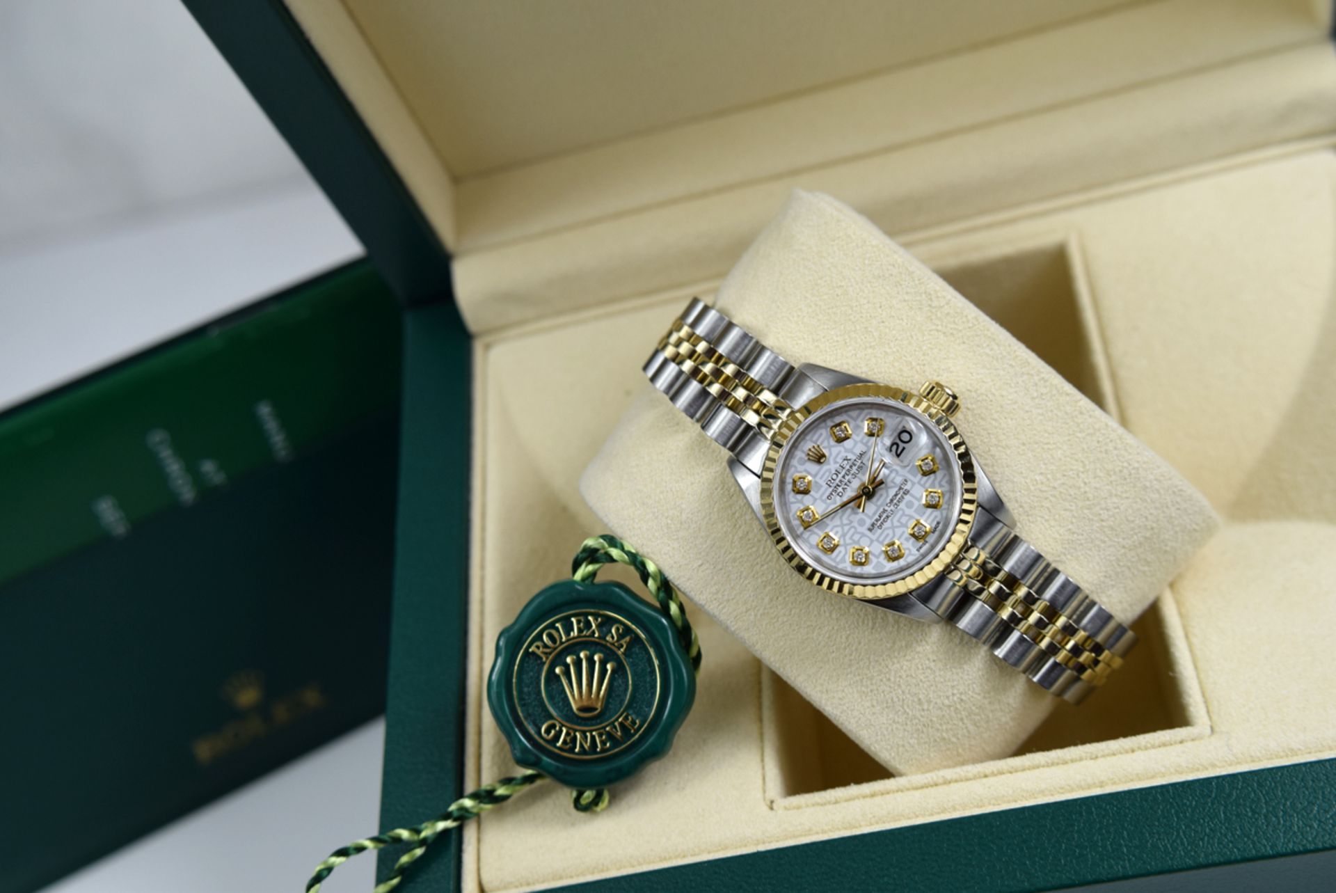 ROLEX *DIAMOND* LADY DATEJUST - GOLD & STEEL with JUBILEE STYLE DIAMOND DIAL - Image 5 of 7