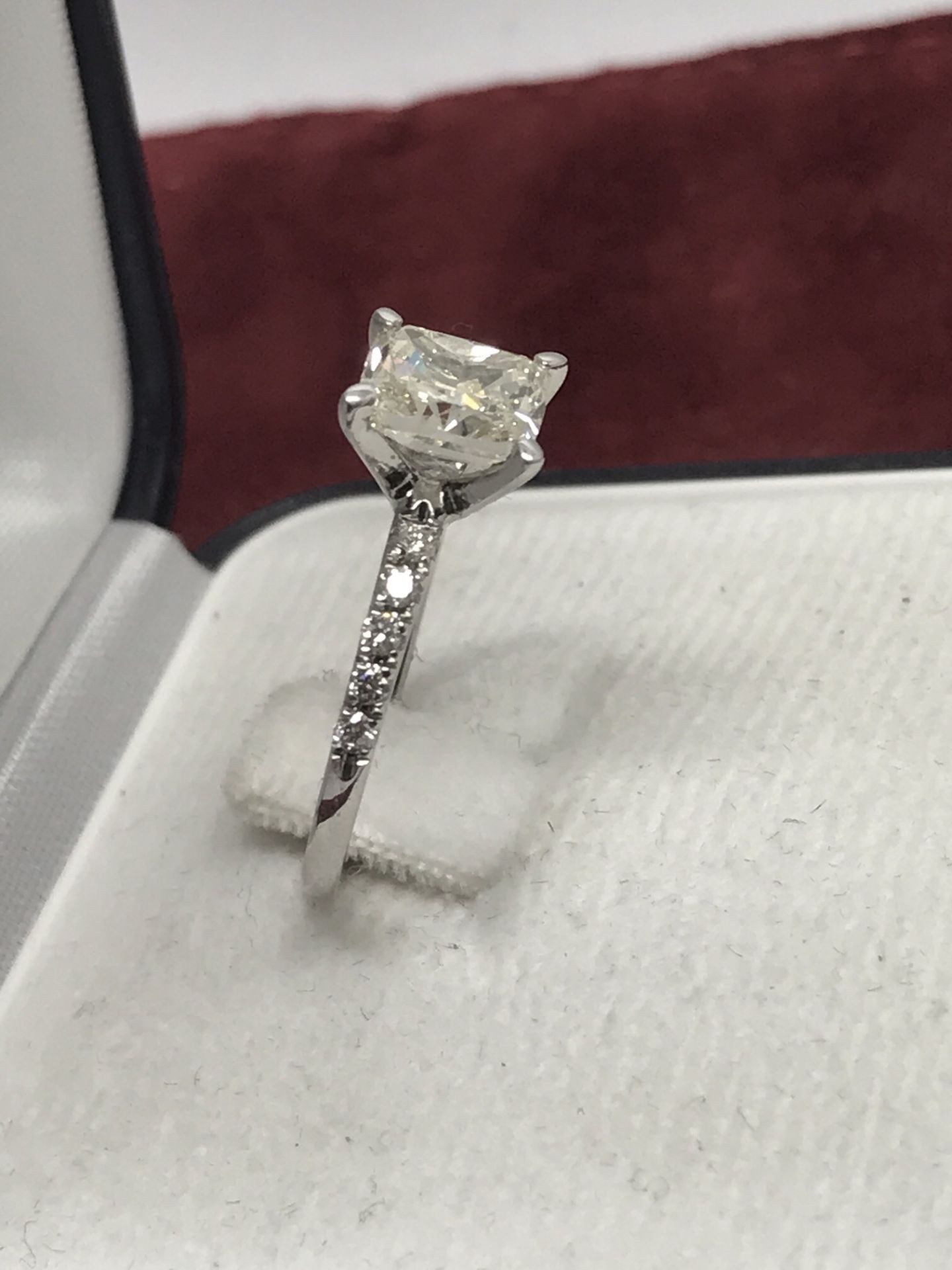 1.66ct CUSHION CUT DIAMOND SOLITAIRE RING ***NO RESERVE*** - Image 5 of 6