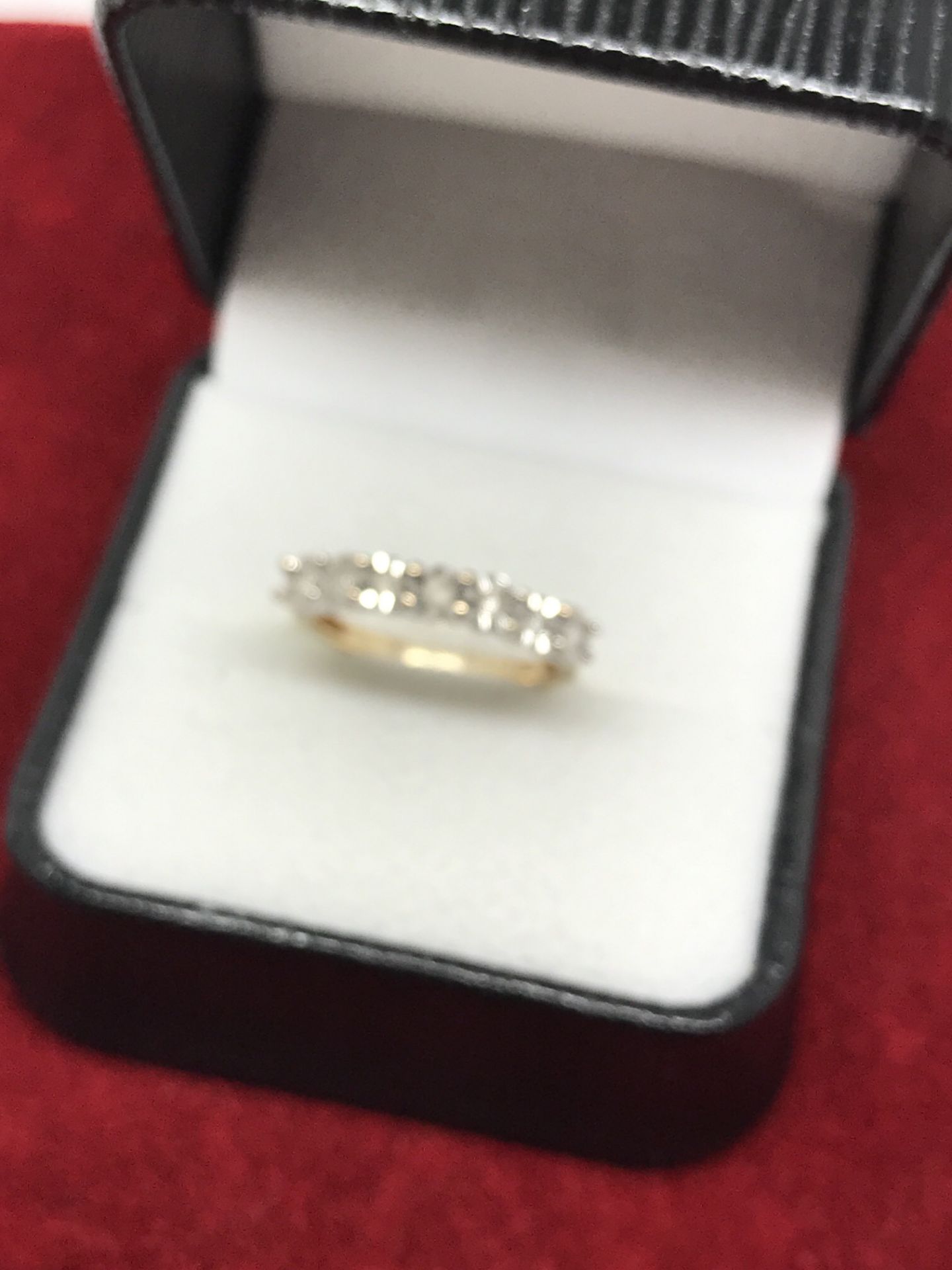 9ct 7 STONE DIAMOND RING - Image 2 of 2