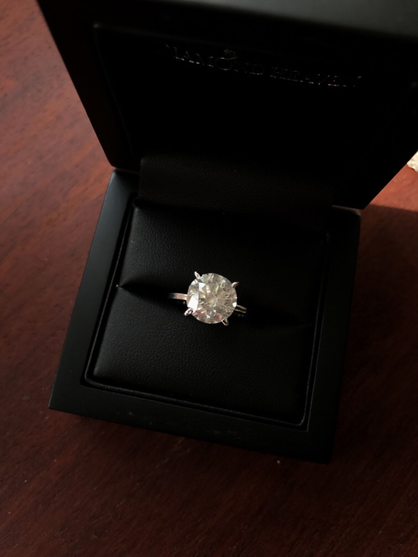 4.36CT DIAMOND SOLITAIRE RING SET IN WHITE METAL (TESTED AS 14CT) - Image 3 of 4