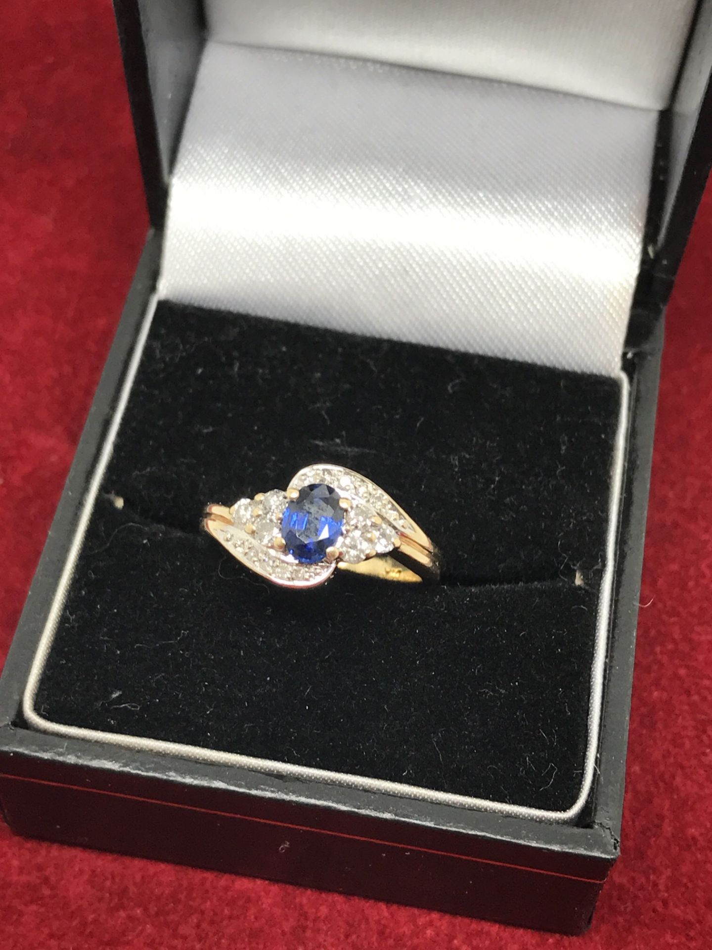 9ct SAPPHIRE & DIAMOND RING