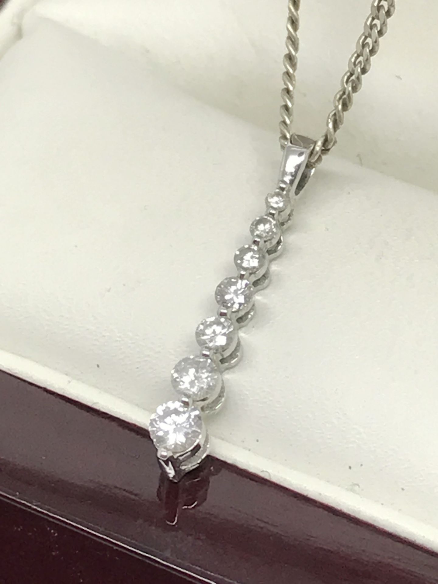 9ct GOLD MULTI DIAMOND PENDANT WITH SILVER 925 CHAIN - Image 2 of 3