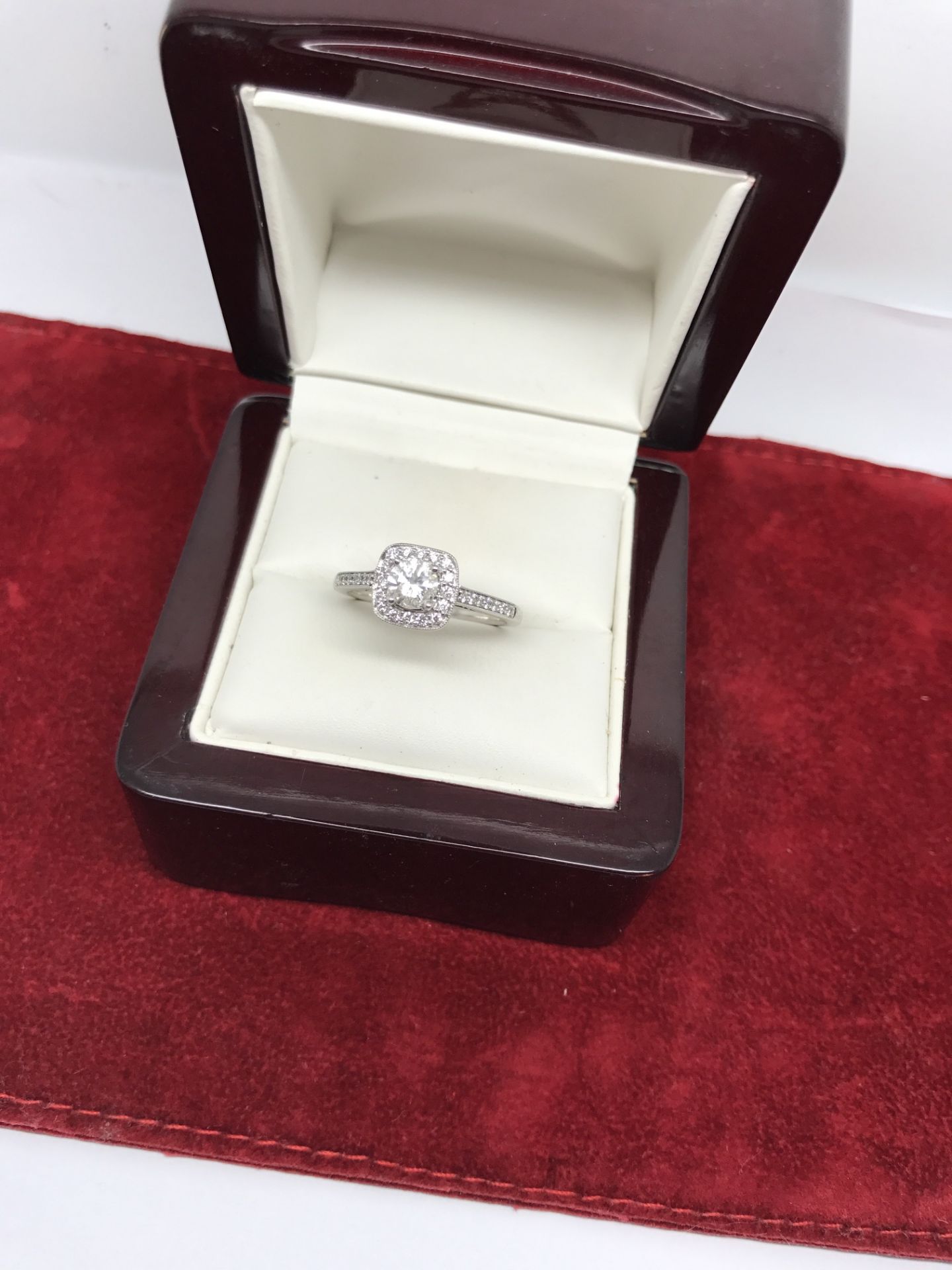 18ct WHITE GOLD DIAMOND HALO RING 1.00ct - Image 2 of 4