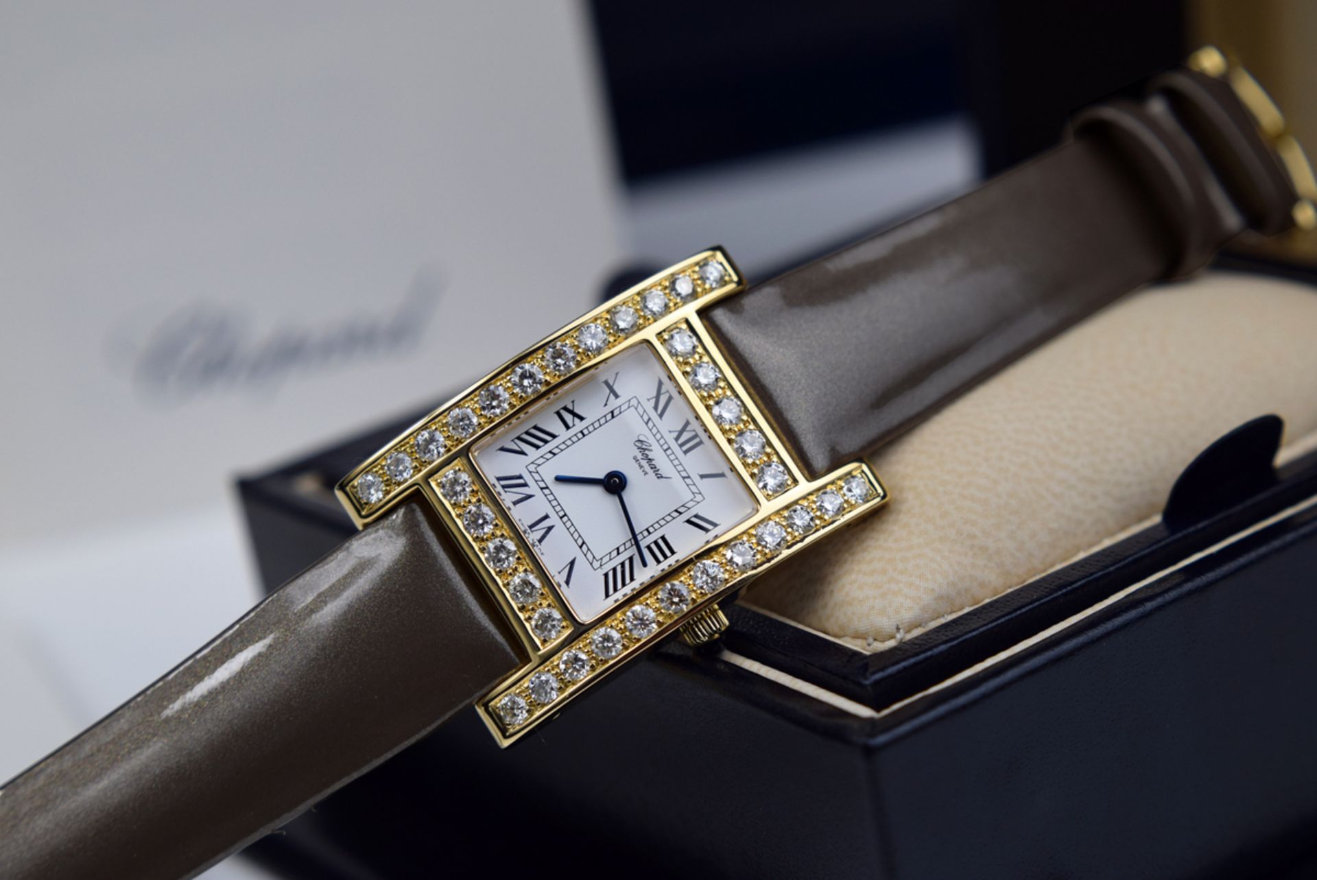 *Chopard - Diamond 'H' / Your Hour - 18k Gold - **Diamond Encrusted** - Image 9 of 9