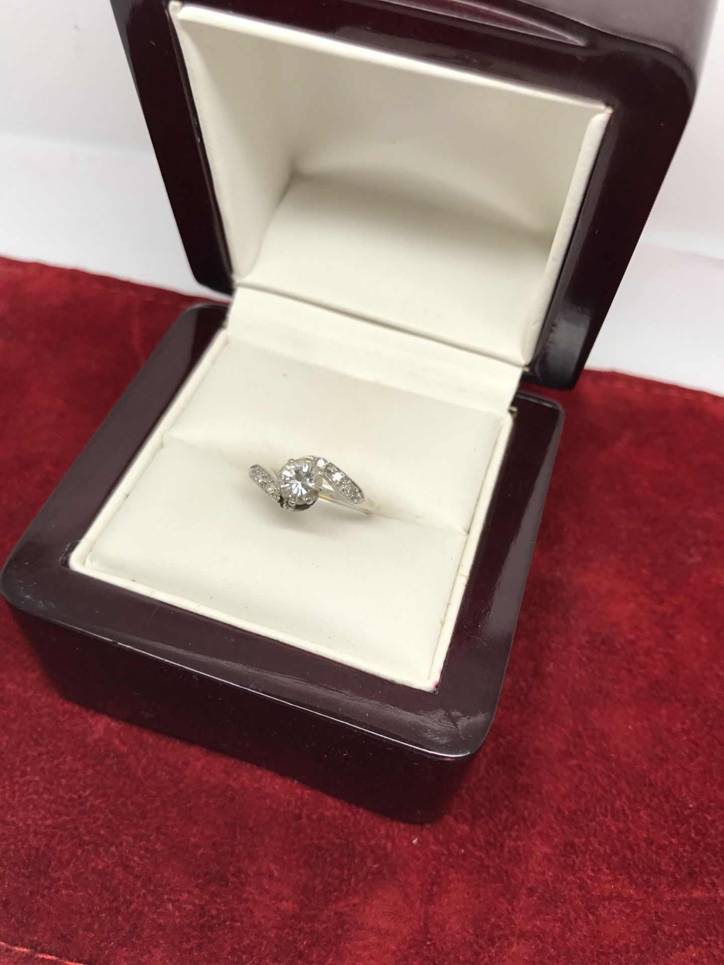 18ct WHITE GOLD 0.50ct CROSSOVER DIAMOND RING - Image 2 of 3