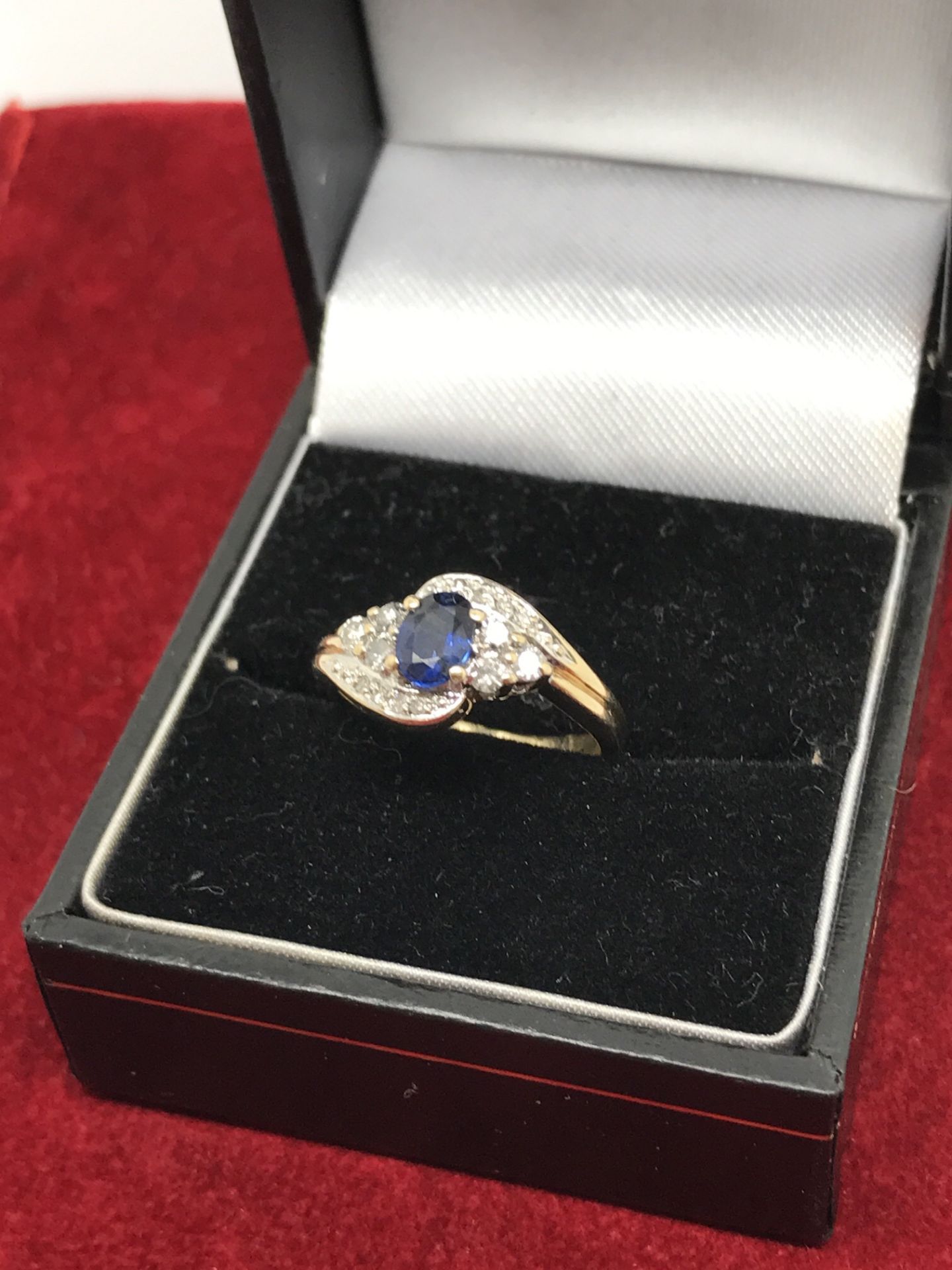 9ct SAPPHIRE & DIAMOND RING - Image 3 of 3