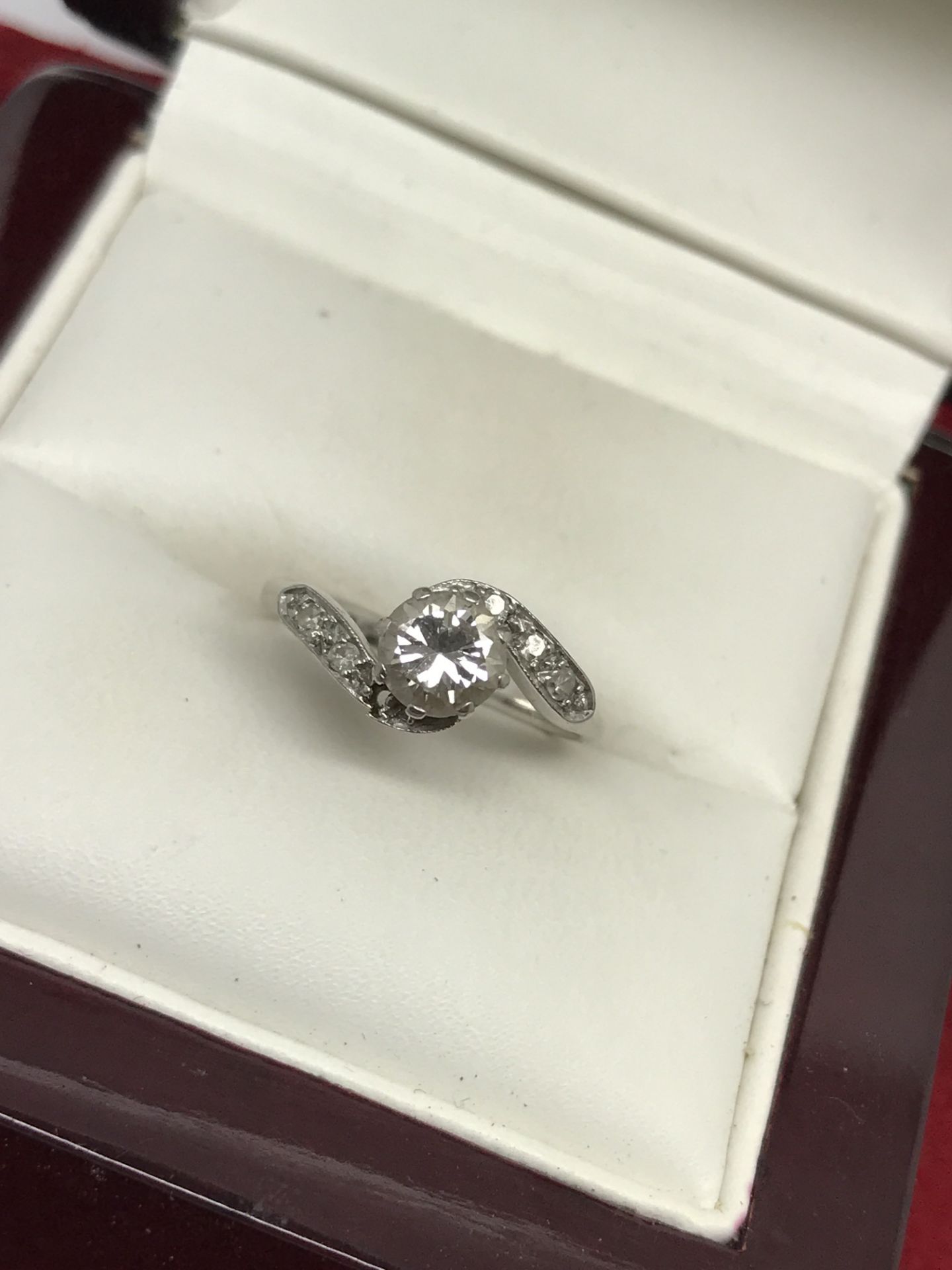 18ct WHITE GOLD 0.50ct CROSSOVER DIAMOND RING