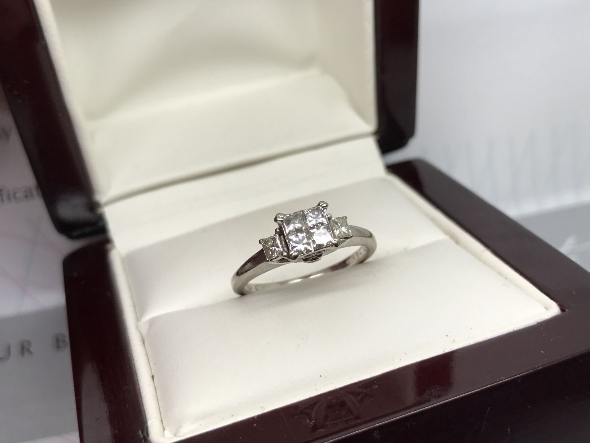 18ct GOLD DIAMOND RING COST £1850 WITH CERTIFICATE - Image 3 of 4