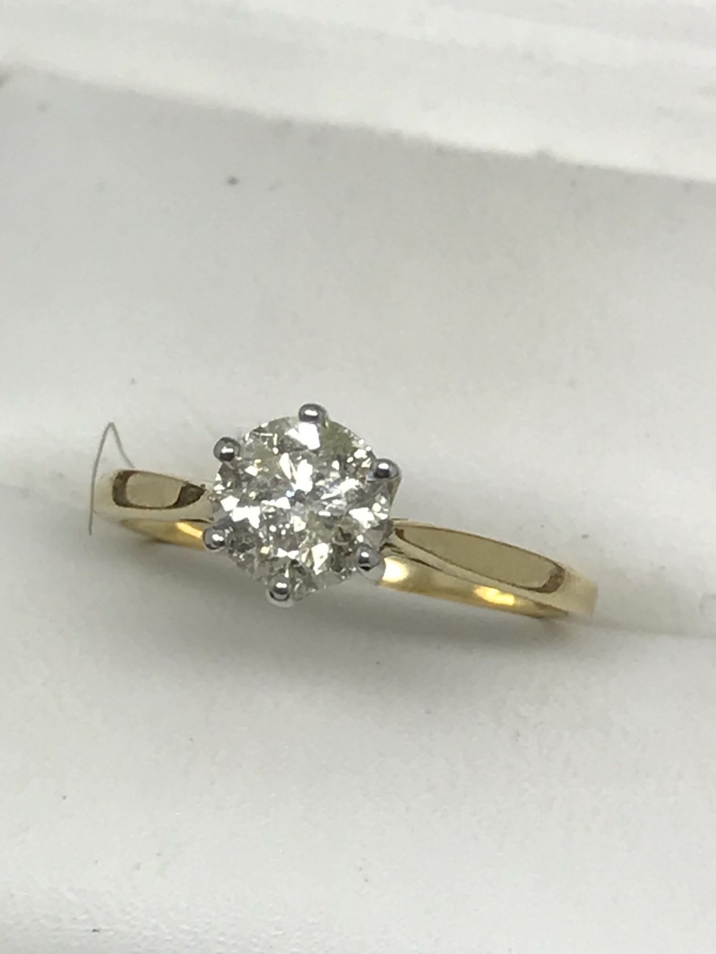 1.00ct DIAMOND SOLITAIRE RING SET IN YELLOW GOLD