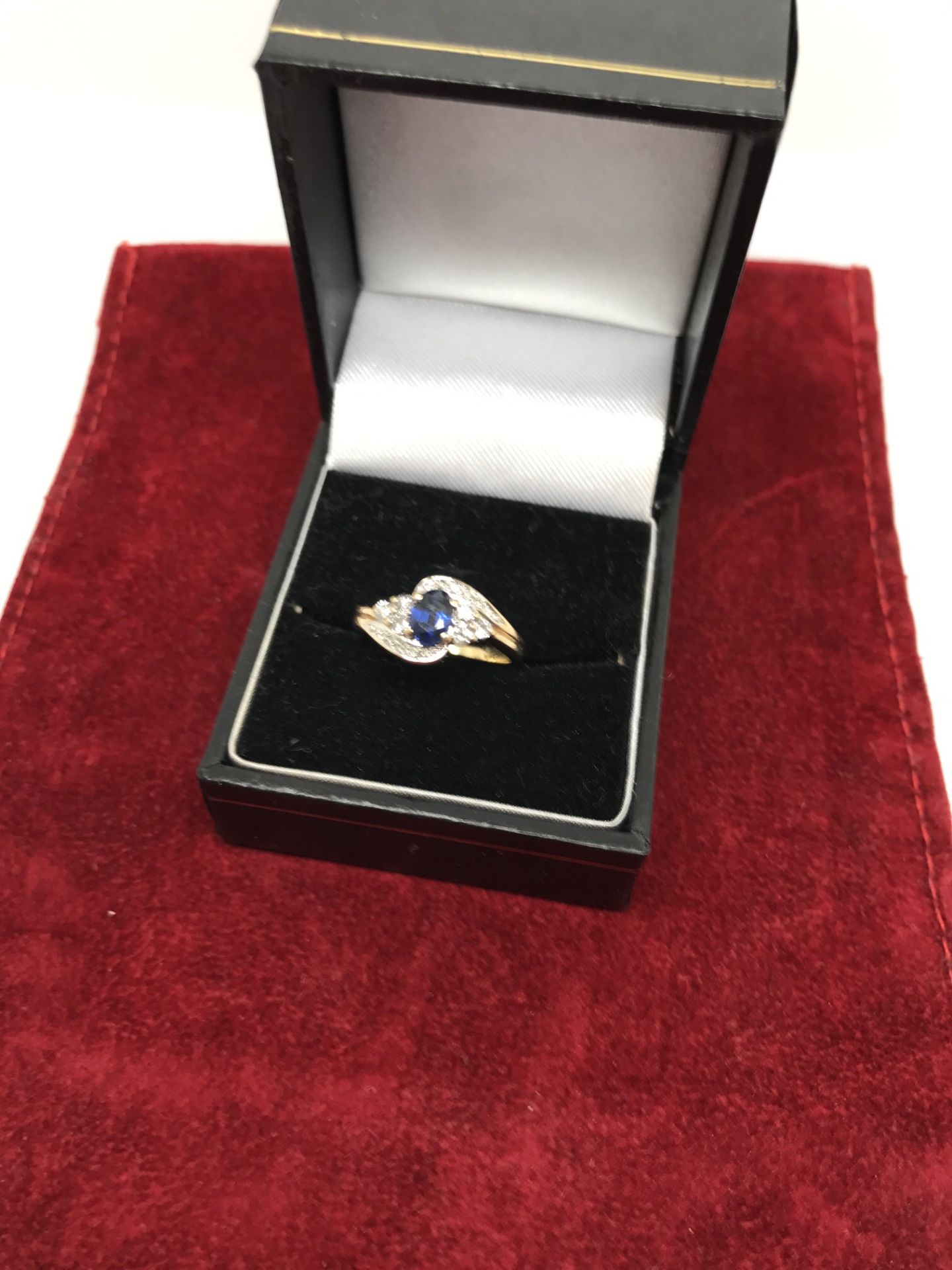 9ct SAPPHIRE & DIAMOND RING - Image 2 of 3