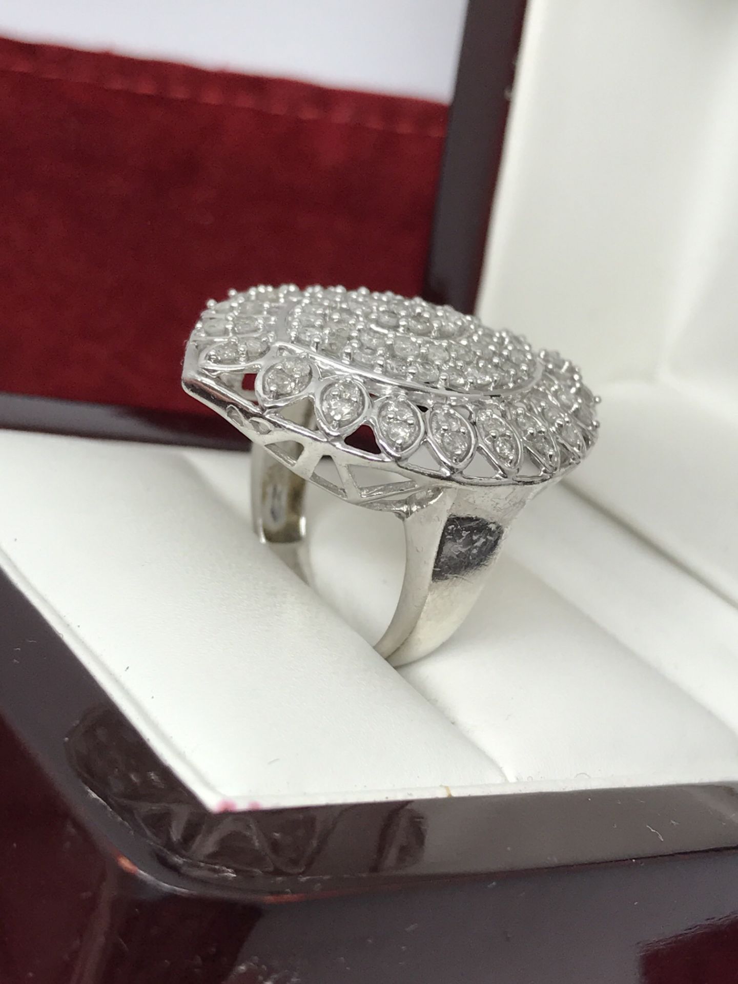 IMPRESSIVE APPROX 2.5ct DIAMOND RING SET IN 925 SILVER - Image 3 of 3