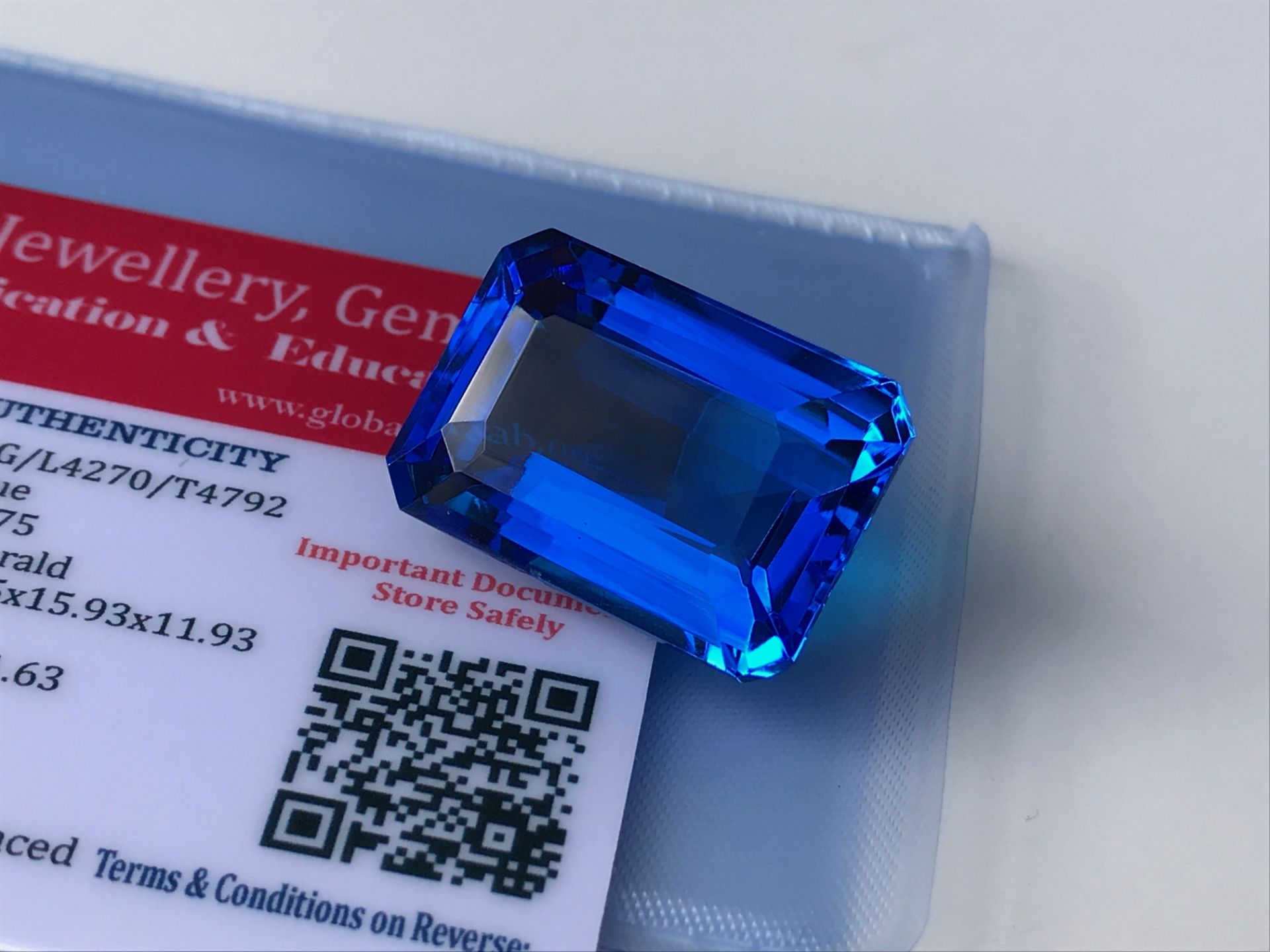 HUGE 37.75CT BLUE TOPAZ