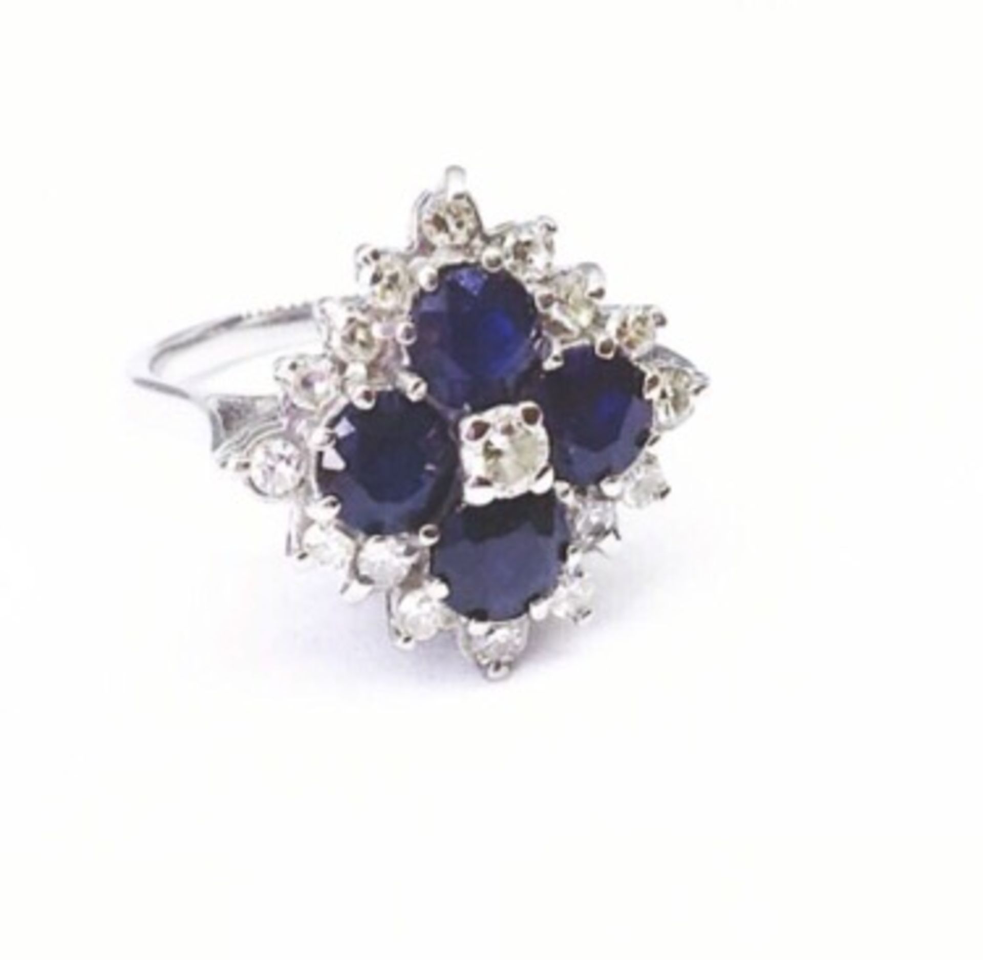 18ct WHITE GOLD SAPPHIRE & DIAMOND RING