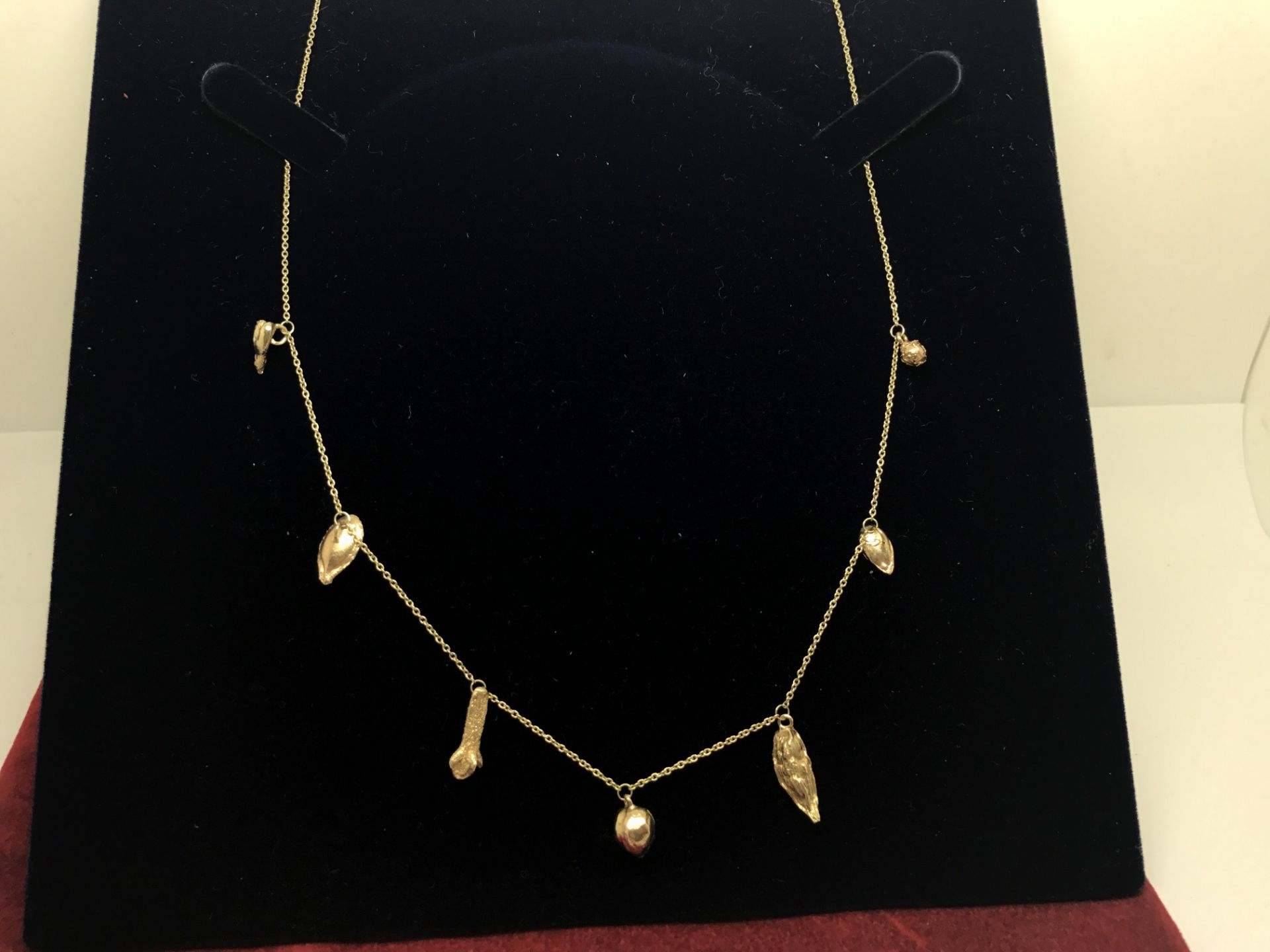 UNUSUAL 9ct GOLD CHARM STYLE NECKLACE