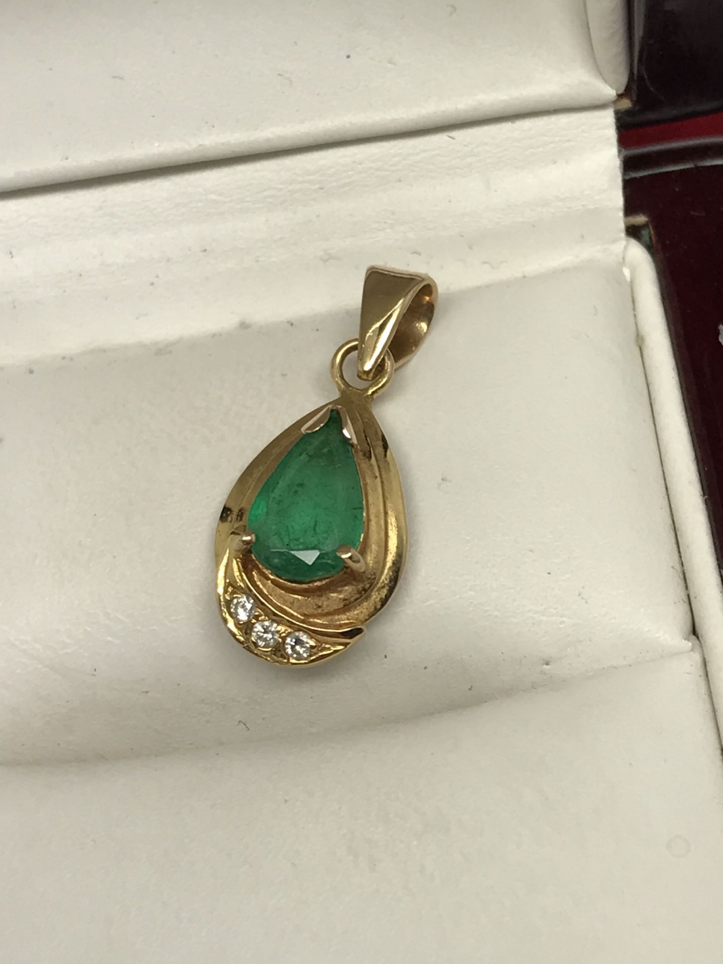 14ct EMERALD & DIA PENDANT 1ct EMERALD