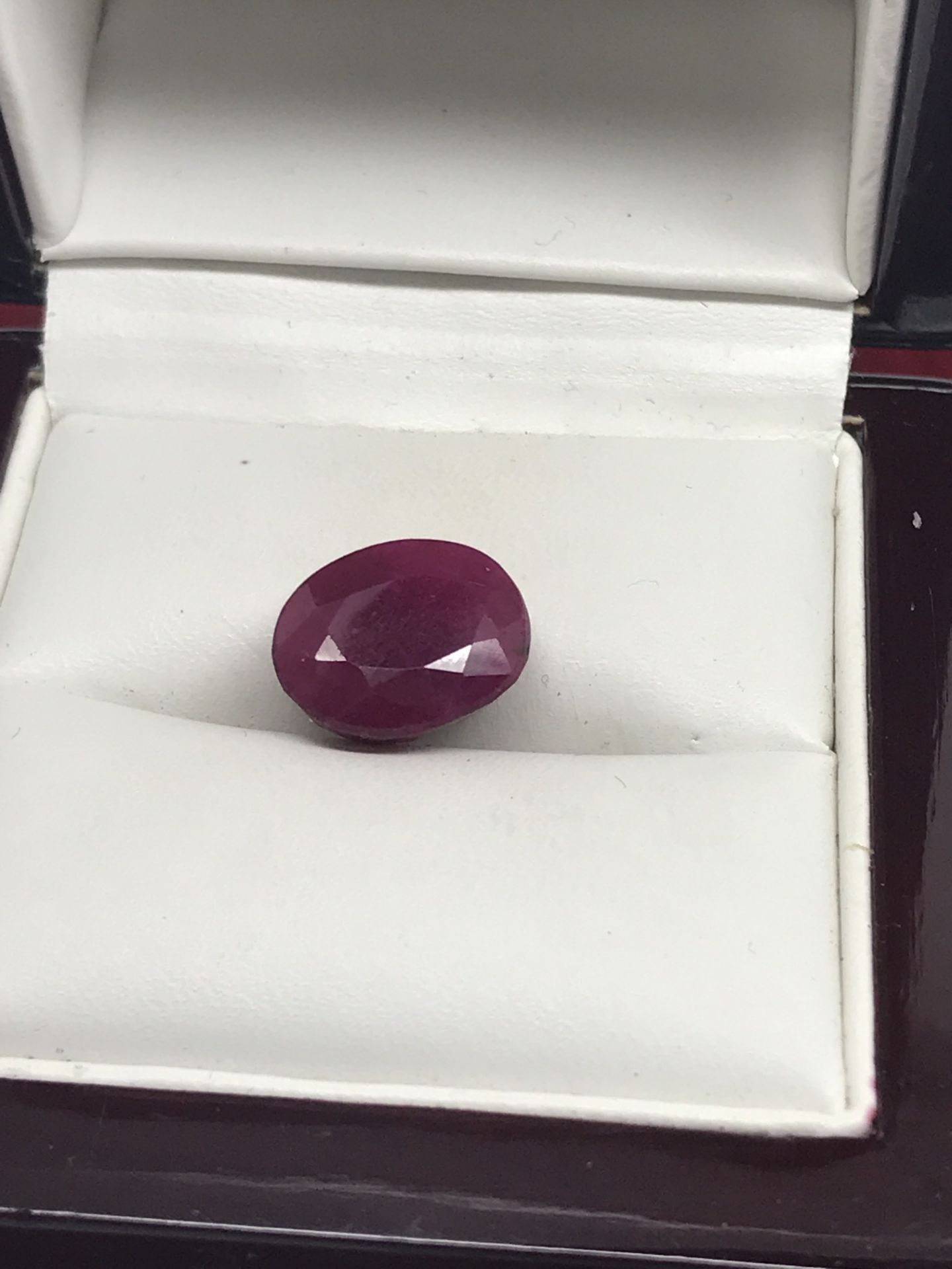 APPROX 10ct RUBY