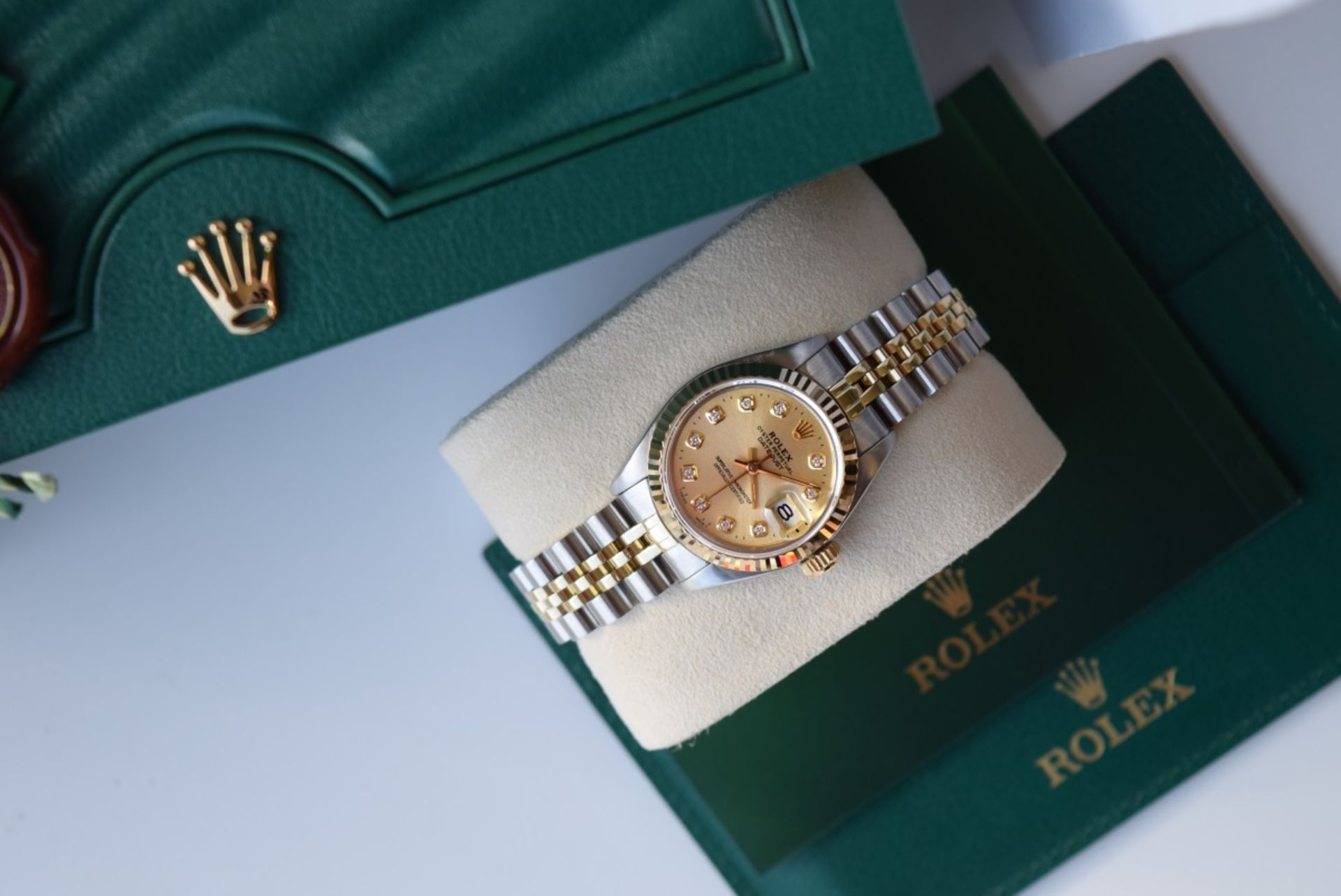 *Gorgeous* Rolex Champagne Diamond 'Lady' DateJust 26 - Gold/ Steel - Image 4 of 10