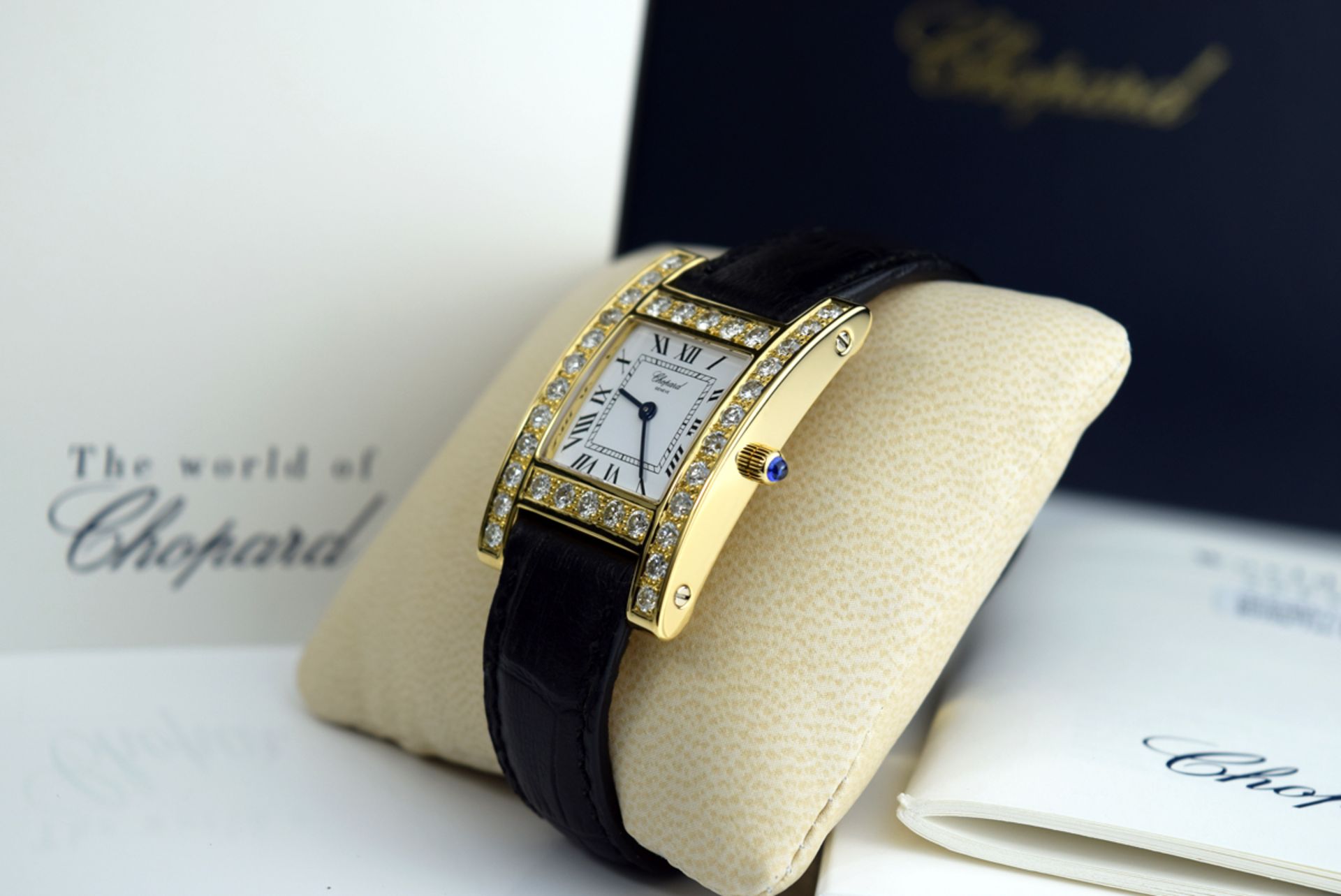 ❤ CHOPARD - DIAMOND 'H' / YOUR HOUR - 18K GOLD with DIAMOND SET CASE - Image 5 of 10