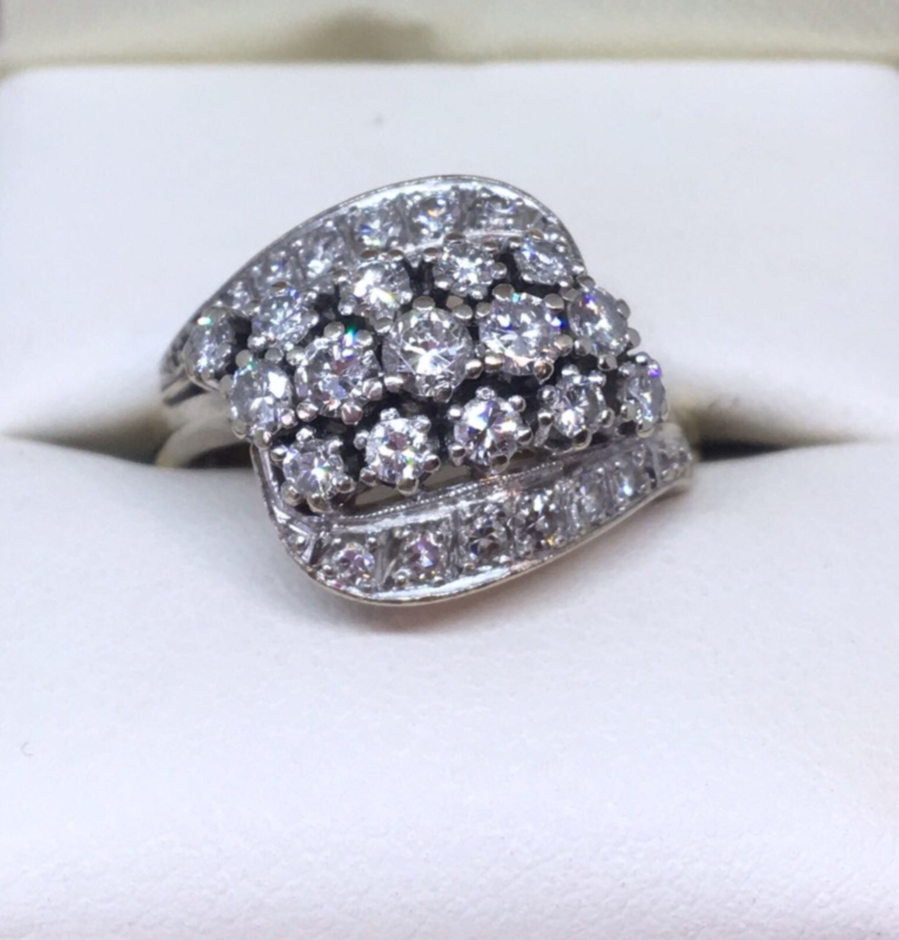 FABULOUS VINTAGE 18ct WHITE GOLD DIAMOND COCKTAIL RING 1.00ct+ - Image 3 of 4