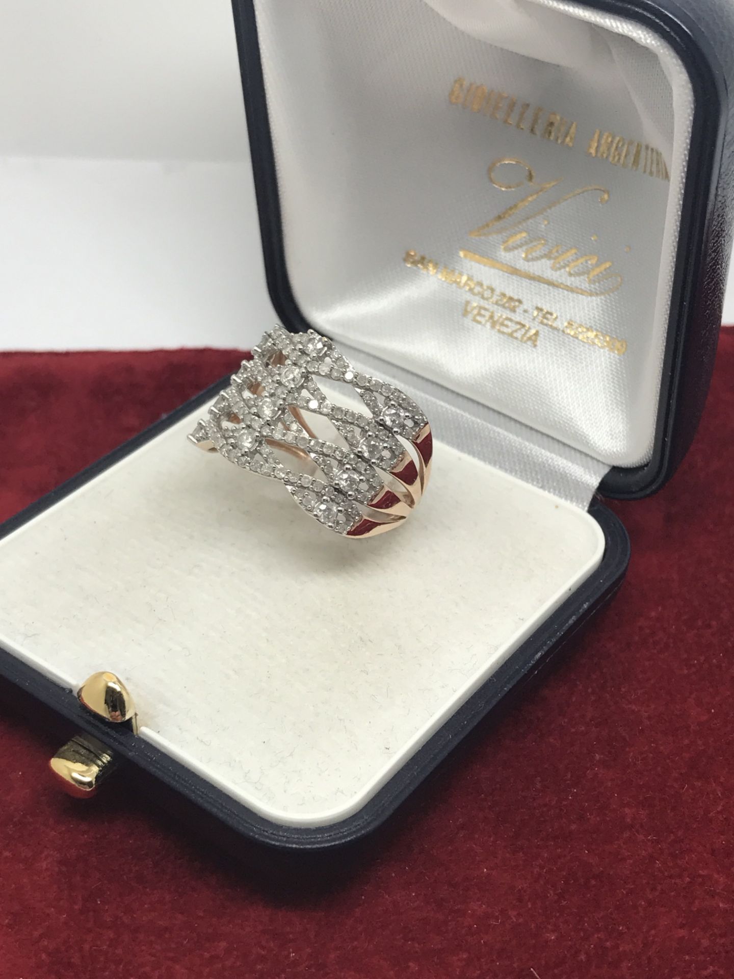 STUNNING 9ct ROSE GOLD DIAMOND RING