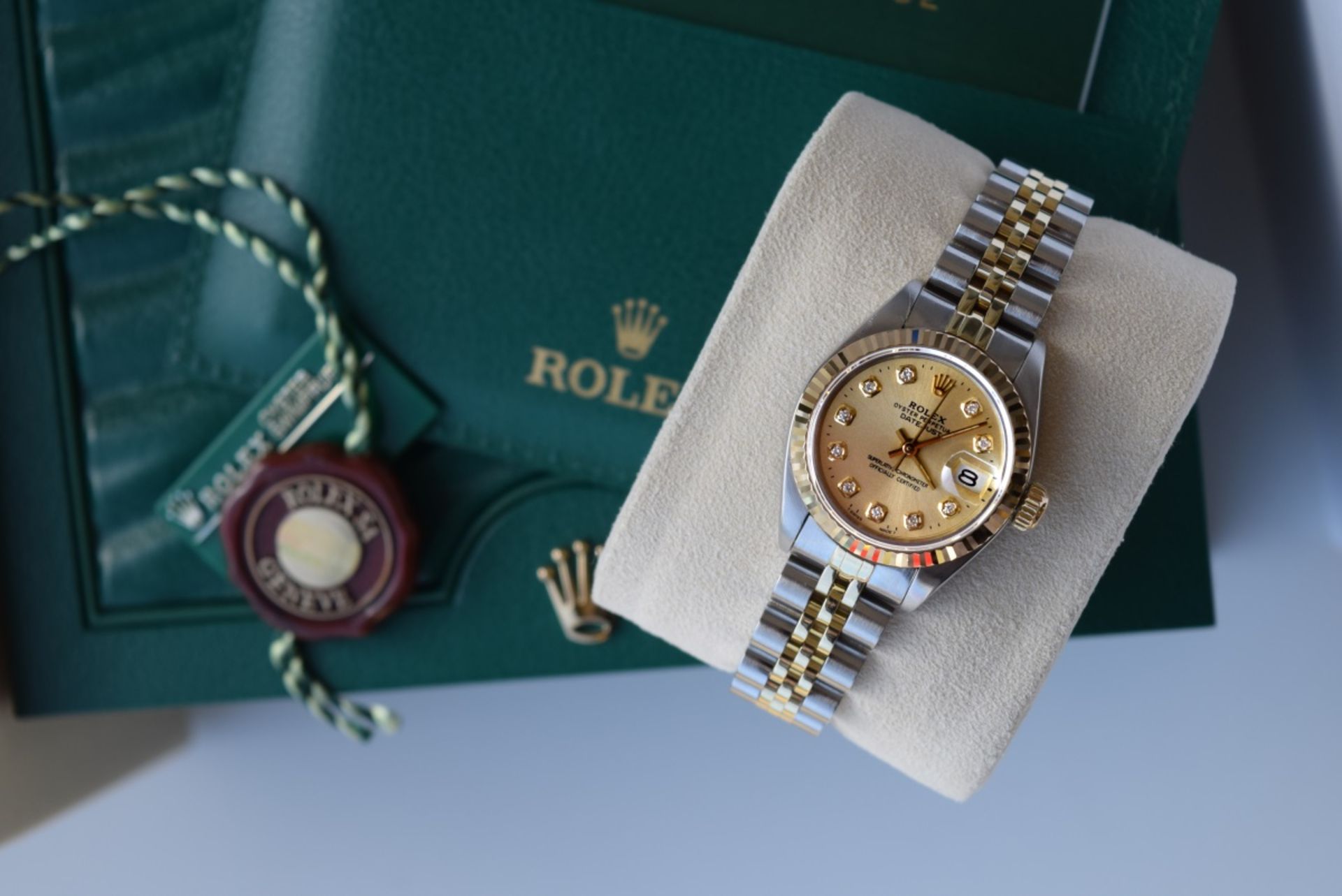 *Gorgeous* Rolex Champagne Diamond 'Lady' DateJust 26 - Gold/ Steel - Image 3 of 10