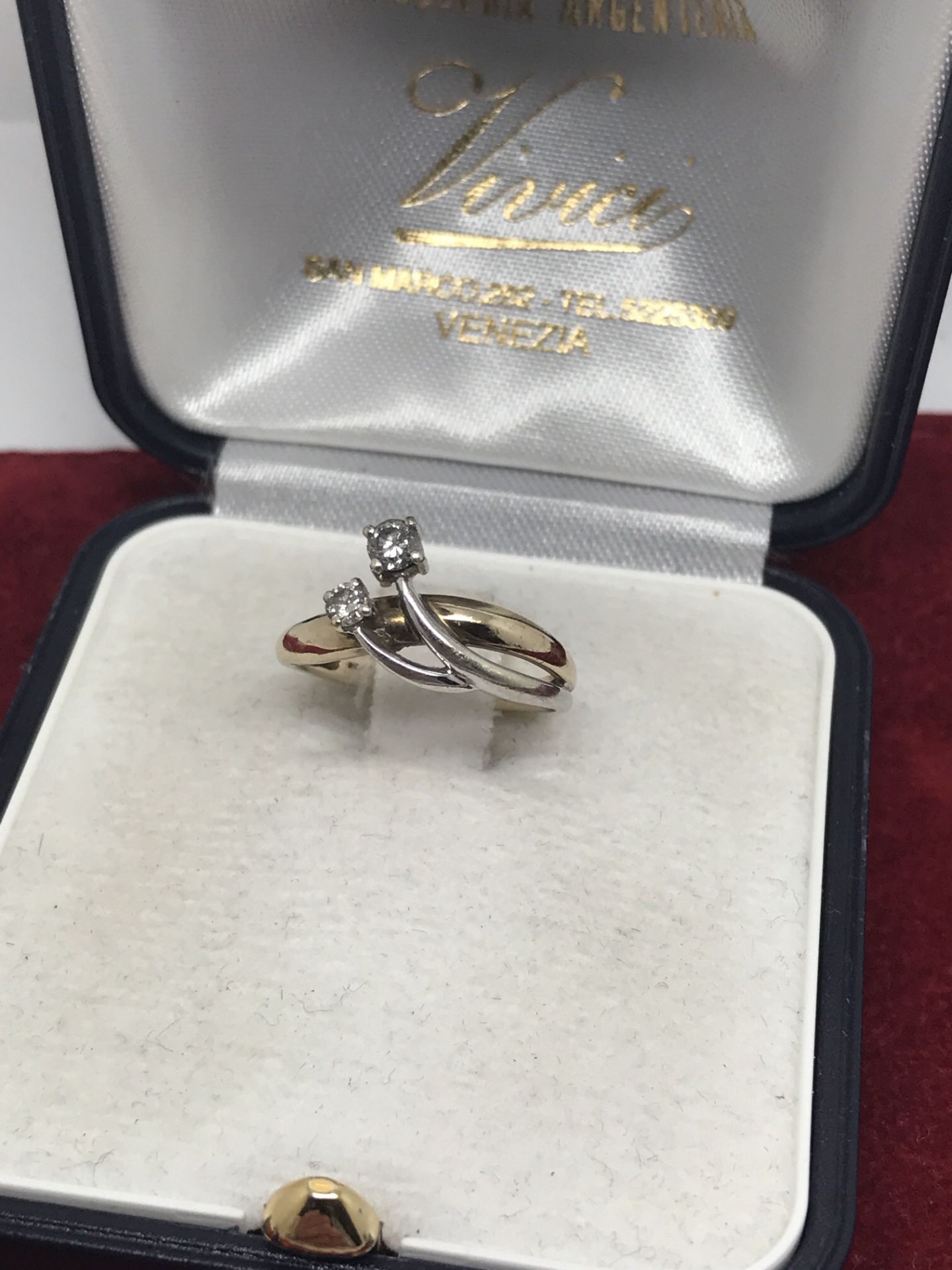 WHITE & YELLOW GOLD 2 STONE DIAMOND RING - Image 2 of 2