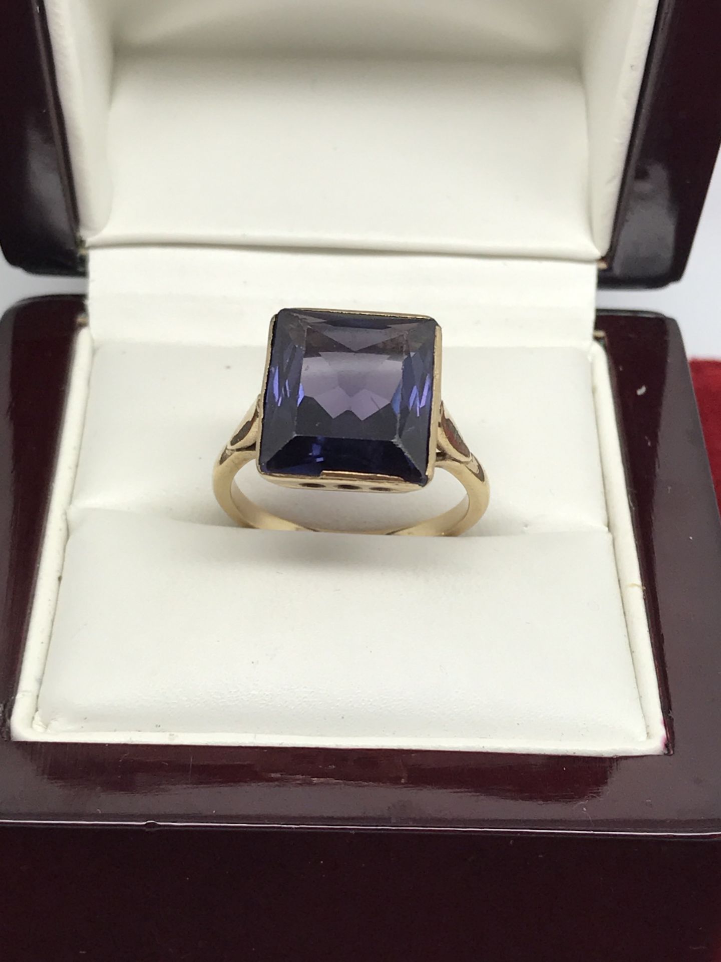 9ct GOLD ALEXANDRITE SET RING