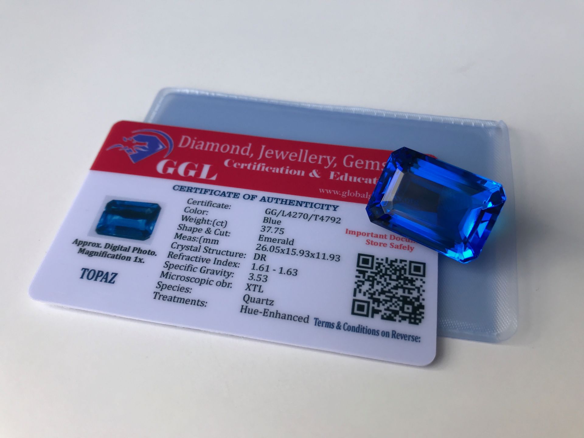 HUGE 37.75CT BLUE TOPAZ - Image 2 of 2