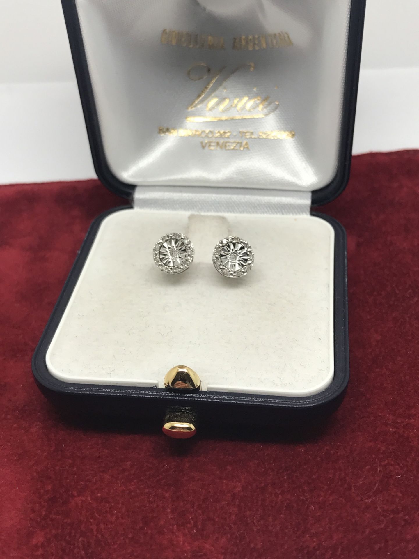 9ct WHITE GOLD DIAMOND SET EARRINGS - Image 2 of 2