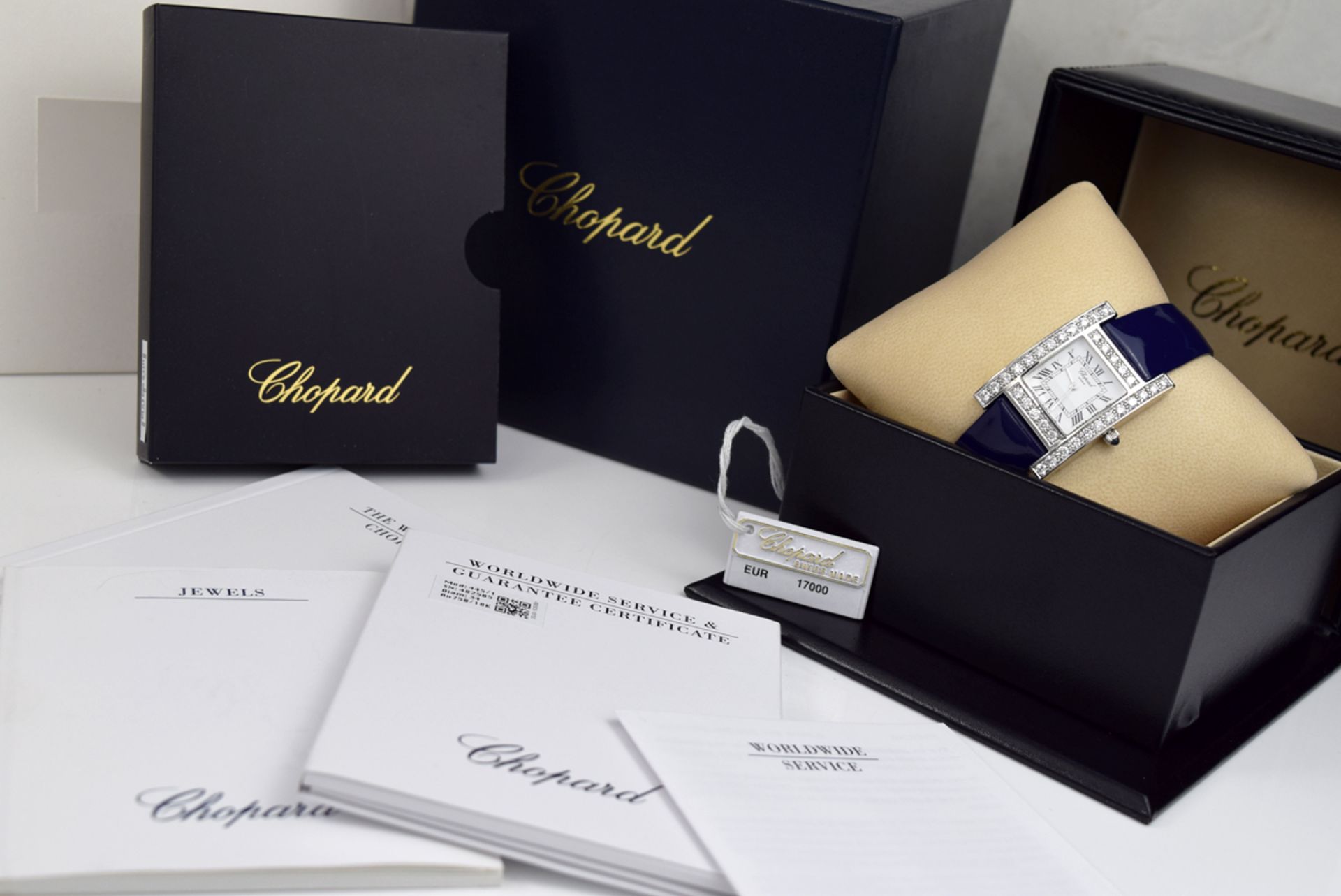 ❤ CHOPARD - DIAMOND 'H' / YOUR HOUR - 18K WHITE GOLD WITH DIAMOND SET CASE - Image 4 of 12