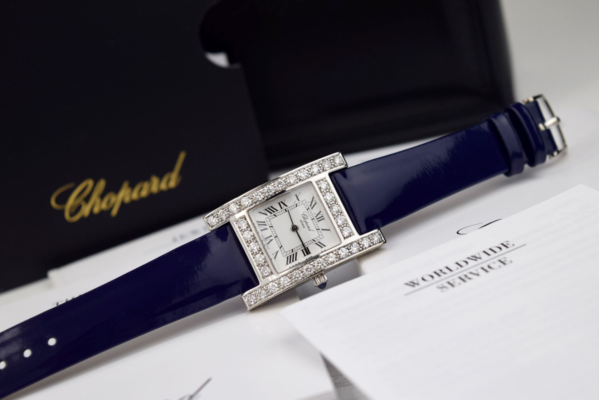 ❤ CHOPARD - DIAMOND 'H' / YOUR HOUR - 18K WHITE GOLD WITH DIAMOND SET CASE - Image 10 of 12