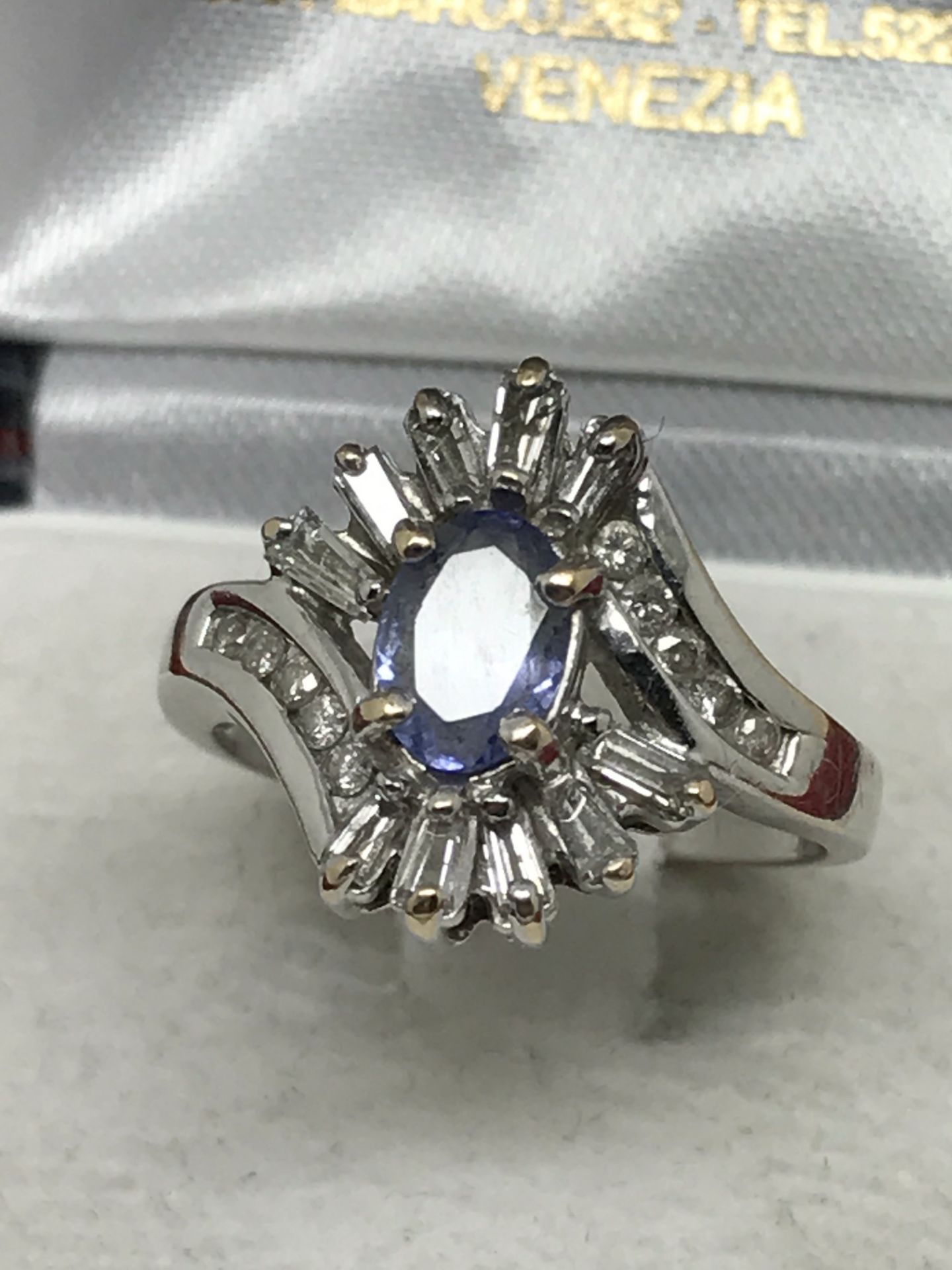 14ct WHITE GOLD TANZANITE & DIAMOND RING