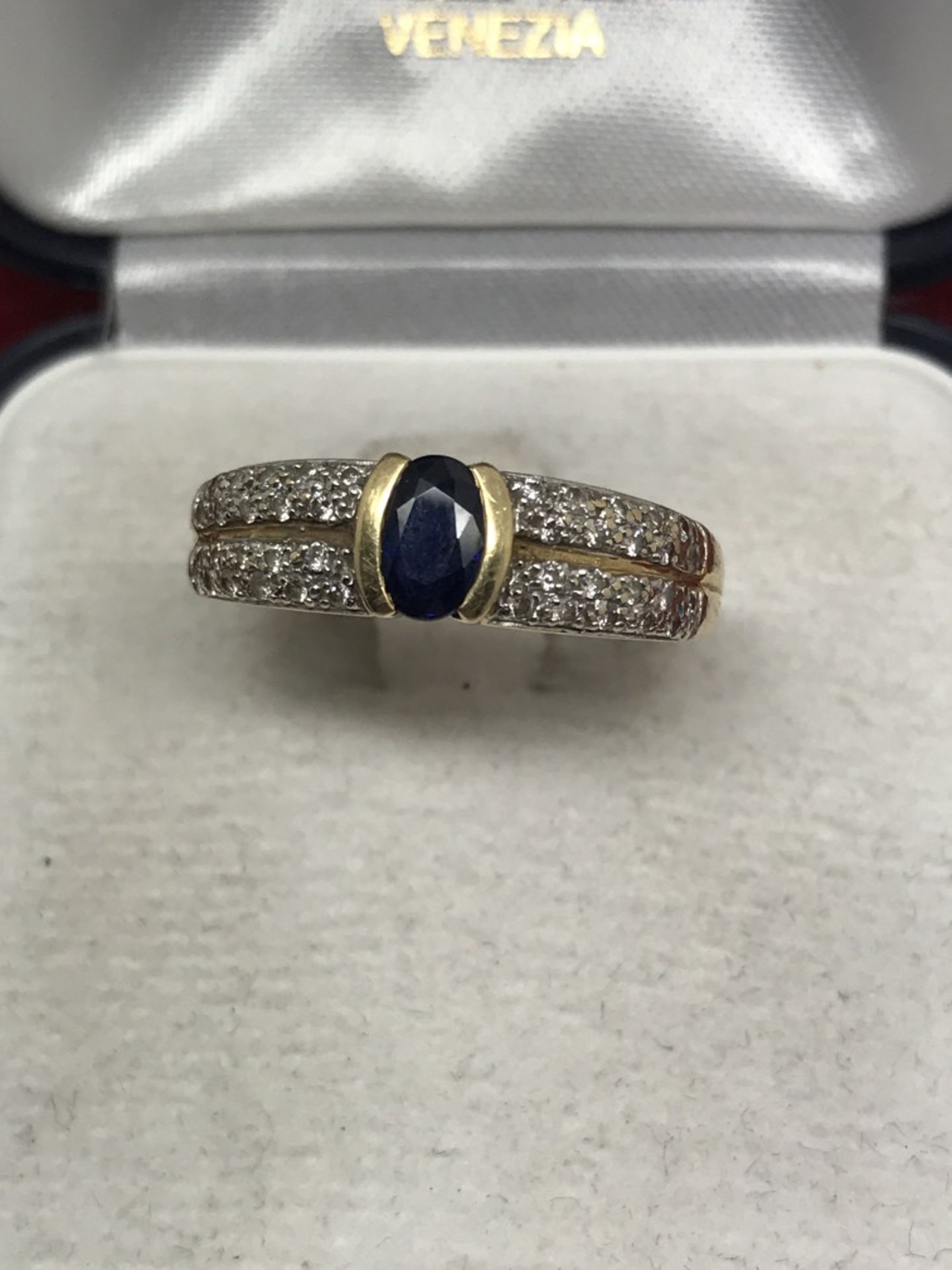 18ct GOLD SAPPHIRE & DIAMOND RING