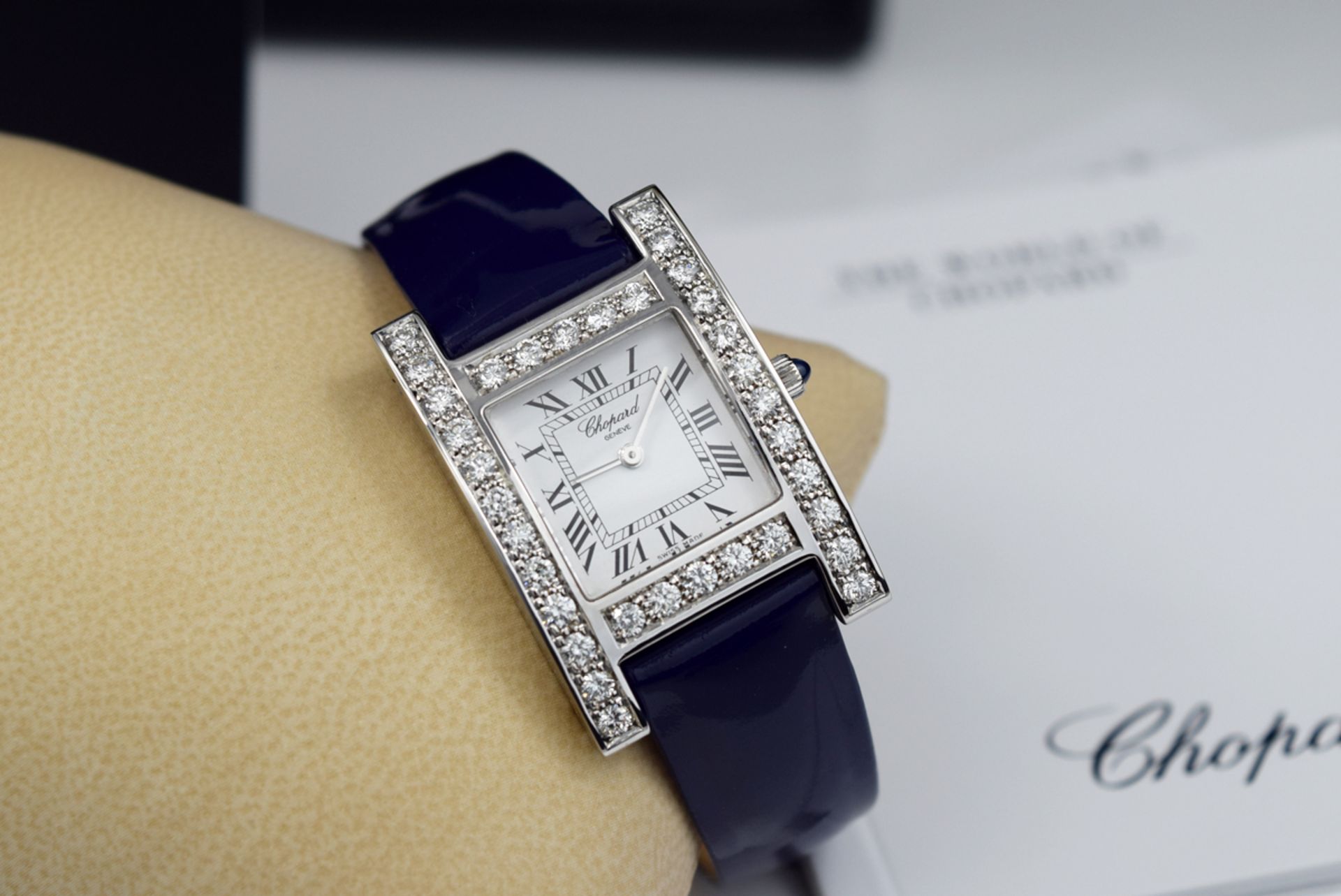 ❤ CHOPARD - DIAMOND 'H' / YOUR HOUR - 18K WHITE GOLD WITH DIAMOND SET CASE - Image 12 of 12