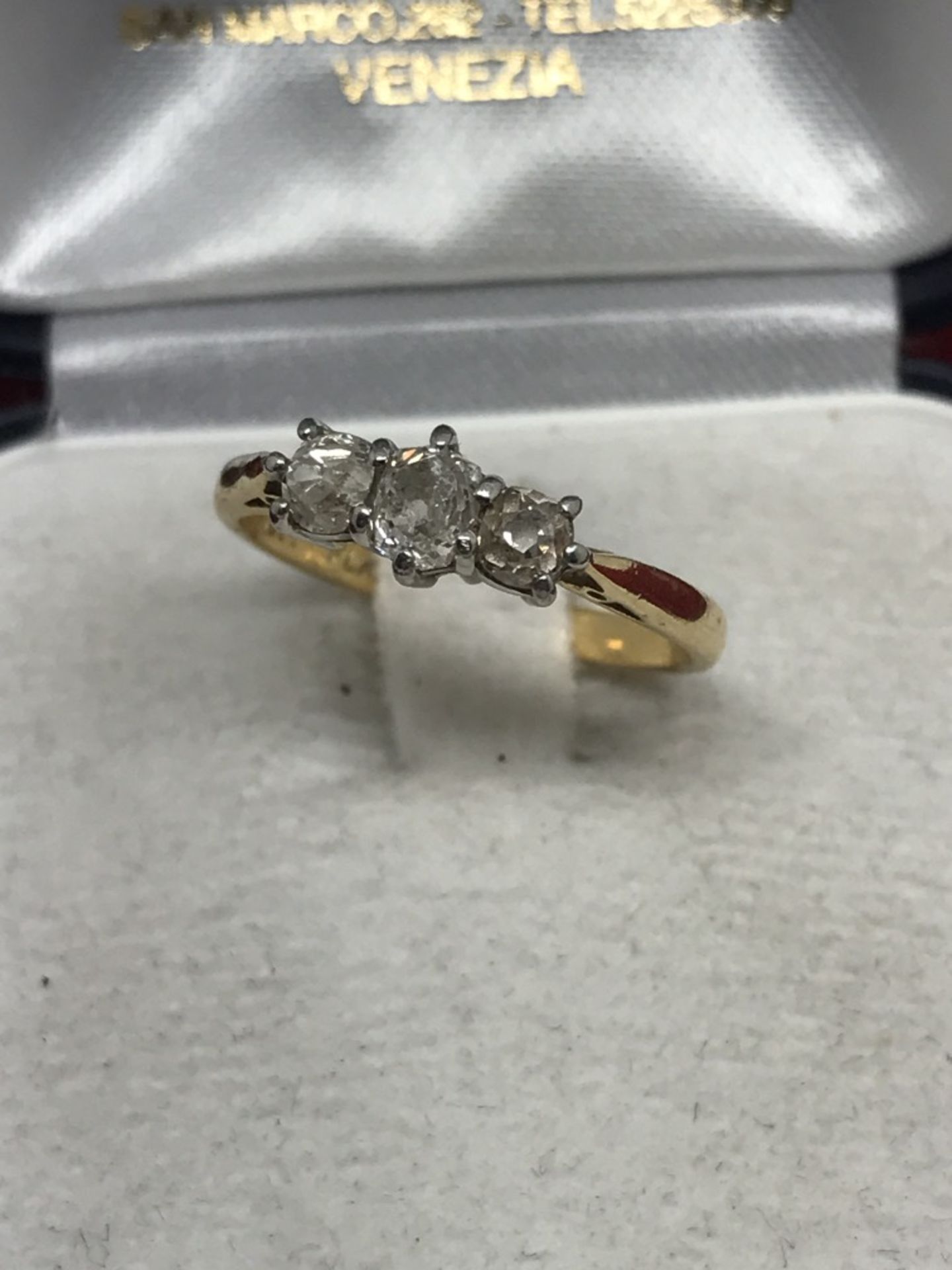 18ct GOLD & PLAT 3 STONE DIAMOND RING 0.70ct