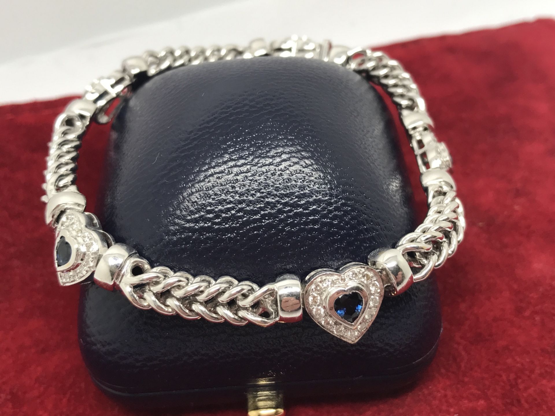 FINE QUALITY 18ct WHITE GOLD HEART BLUE SAPPHIRE & DIAMOND BRACELET APPROX 35 GRAMS