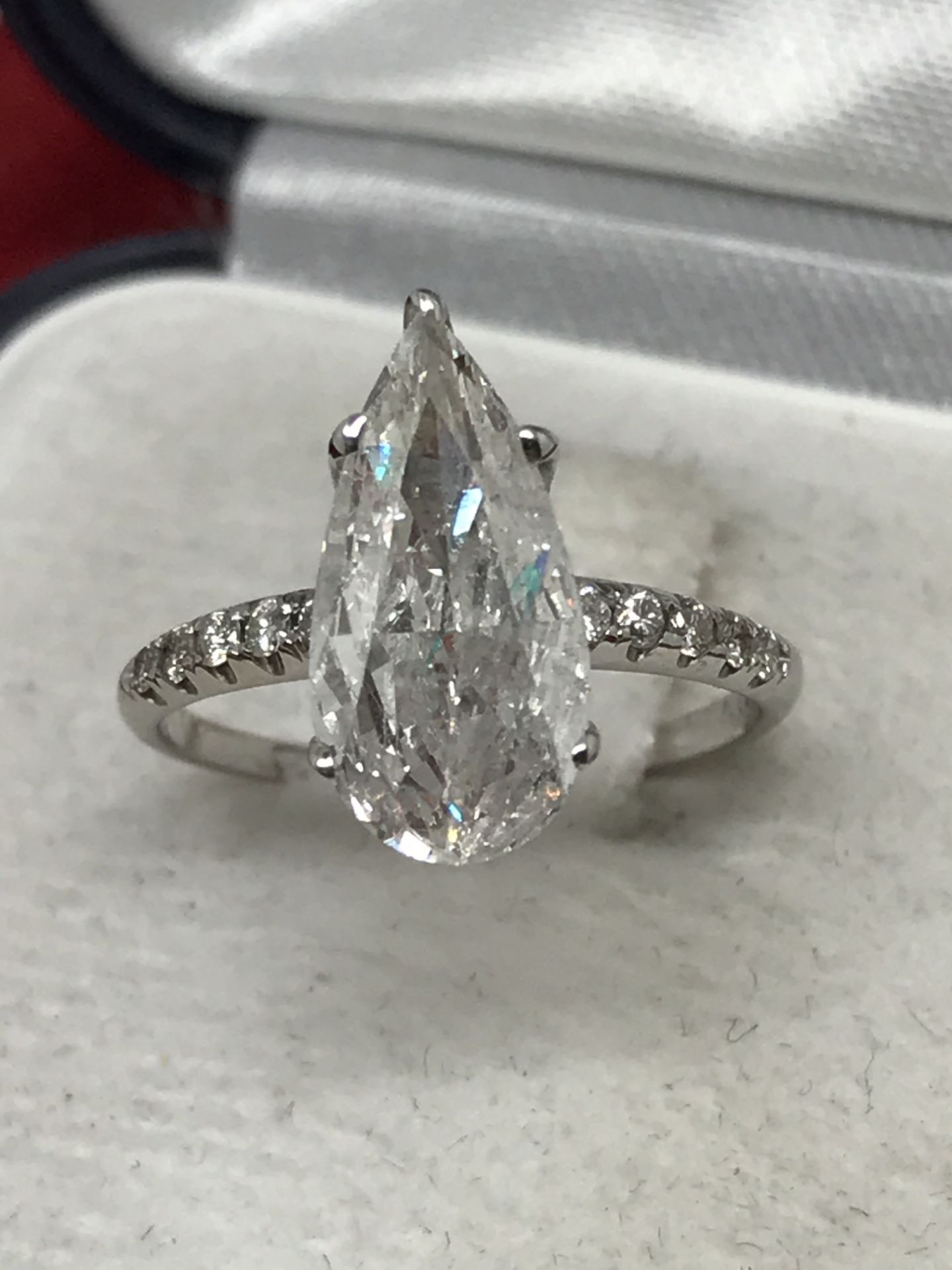 AMAZING 2.20ct DIAMOND SOLITAIRE RING SET IN WHITE GOLD **VIDEO**