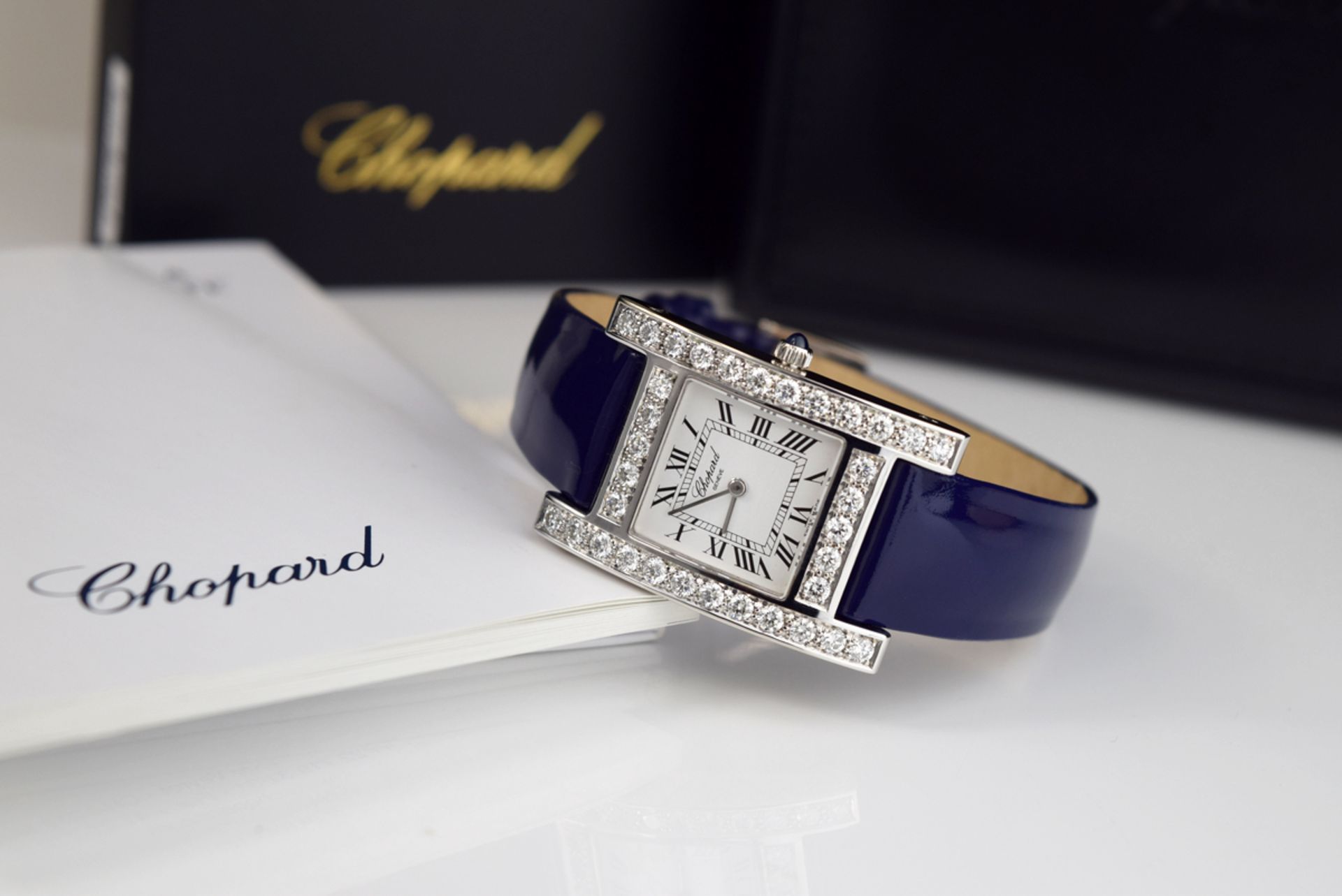 ❤ CHOPARD - DIAMOND 'H' / YOUR HOUR - 18K WHITE GOLD WITH DIAMOND SET CASE - Image 7 of 12