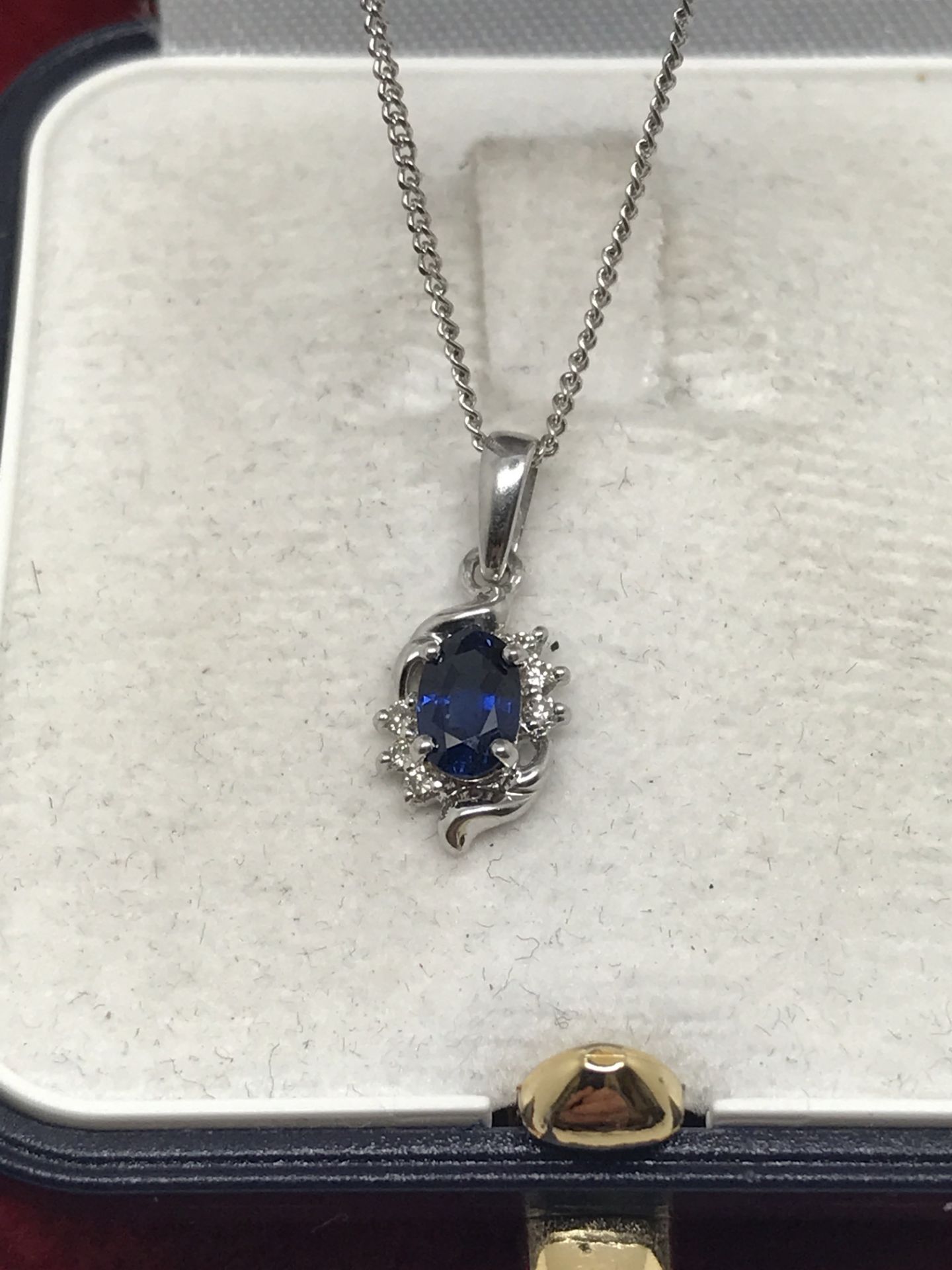 18ct WHITE GOLD BLUE SAPPHIRE & DIAMOND PENDANT & CHAIN - Image 2 of 2