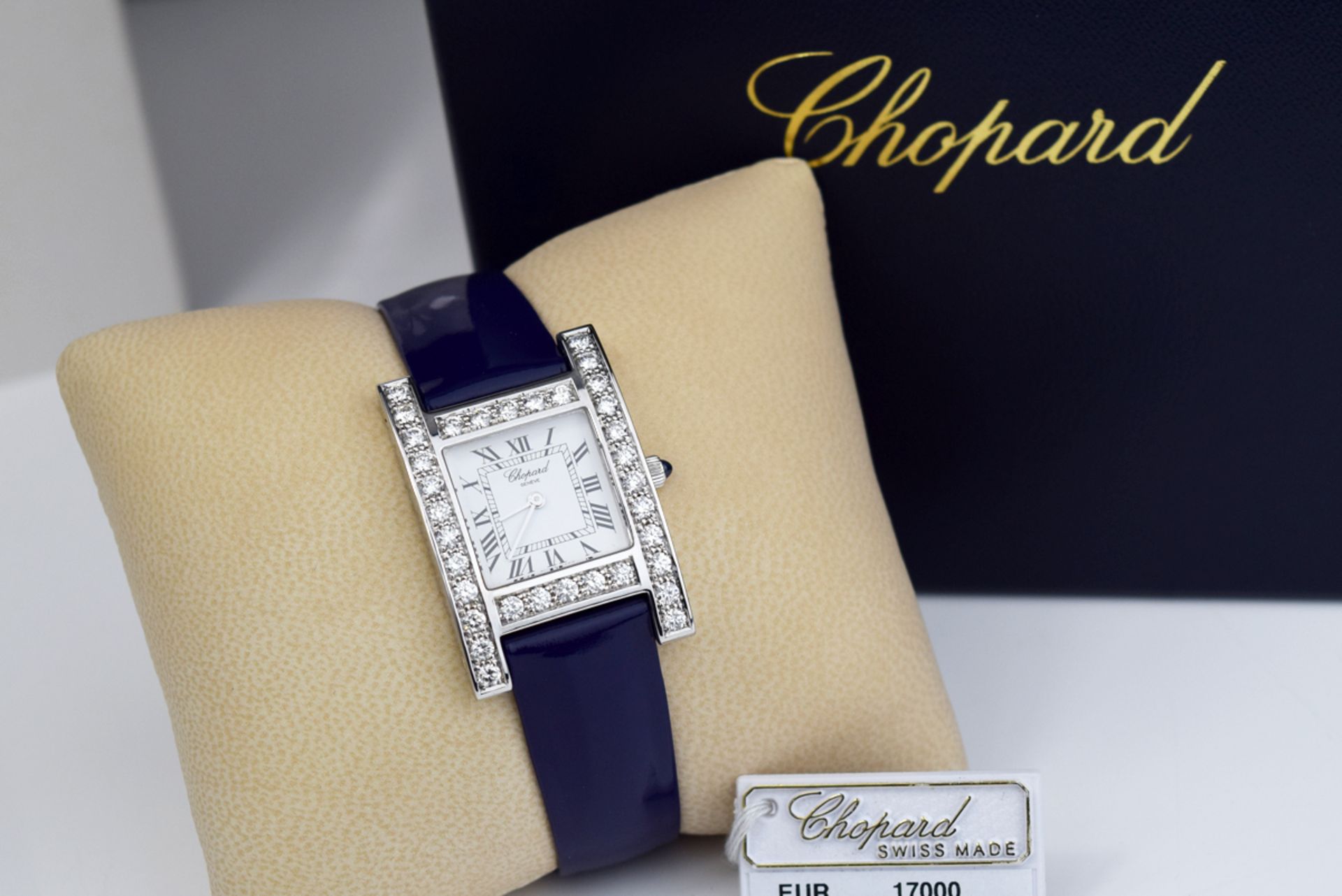 ❤ CHOPARD - DIAMOND 'H' / YOUR HOUR - 18K WHITE GOLD WITH DIAMOND SET CASE - Image 12 of 12