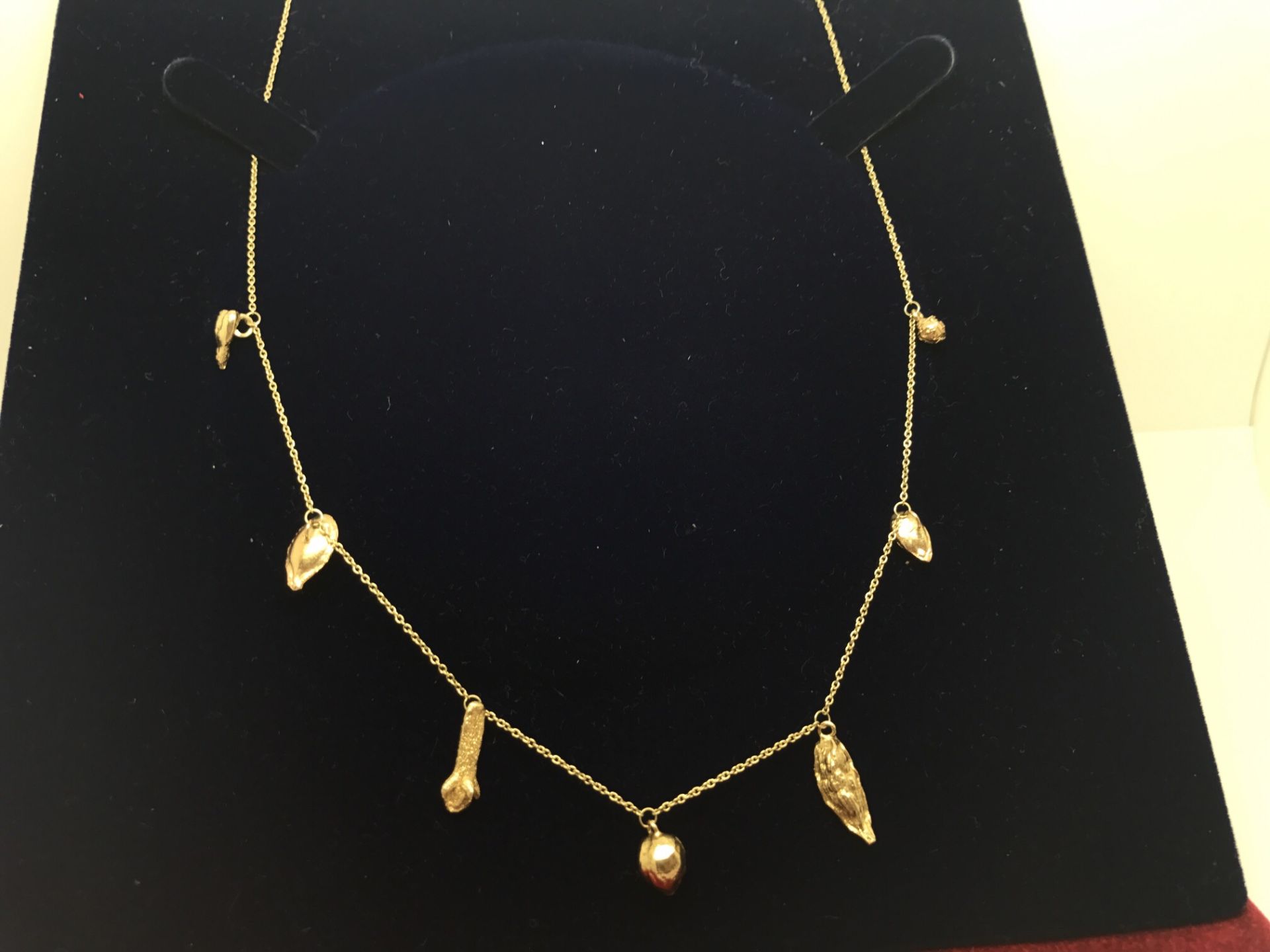 UNUSUAL 9CT GOLD CHARM STYLE NECKLACE