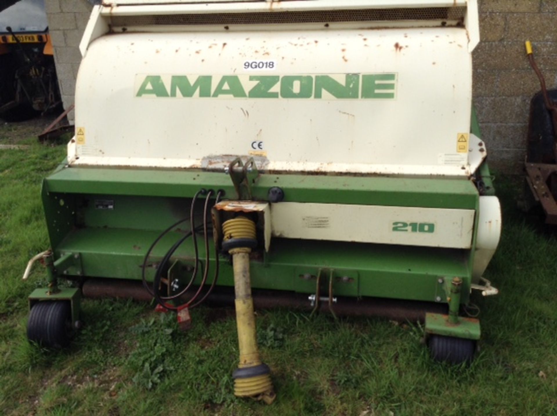 Amazone 210 groundkeeper flail mower stripes collects tractor mounted - Image 4 of 5