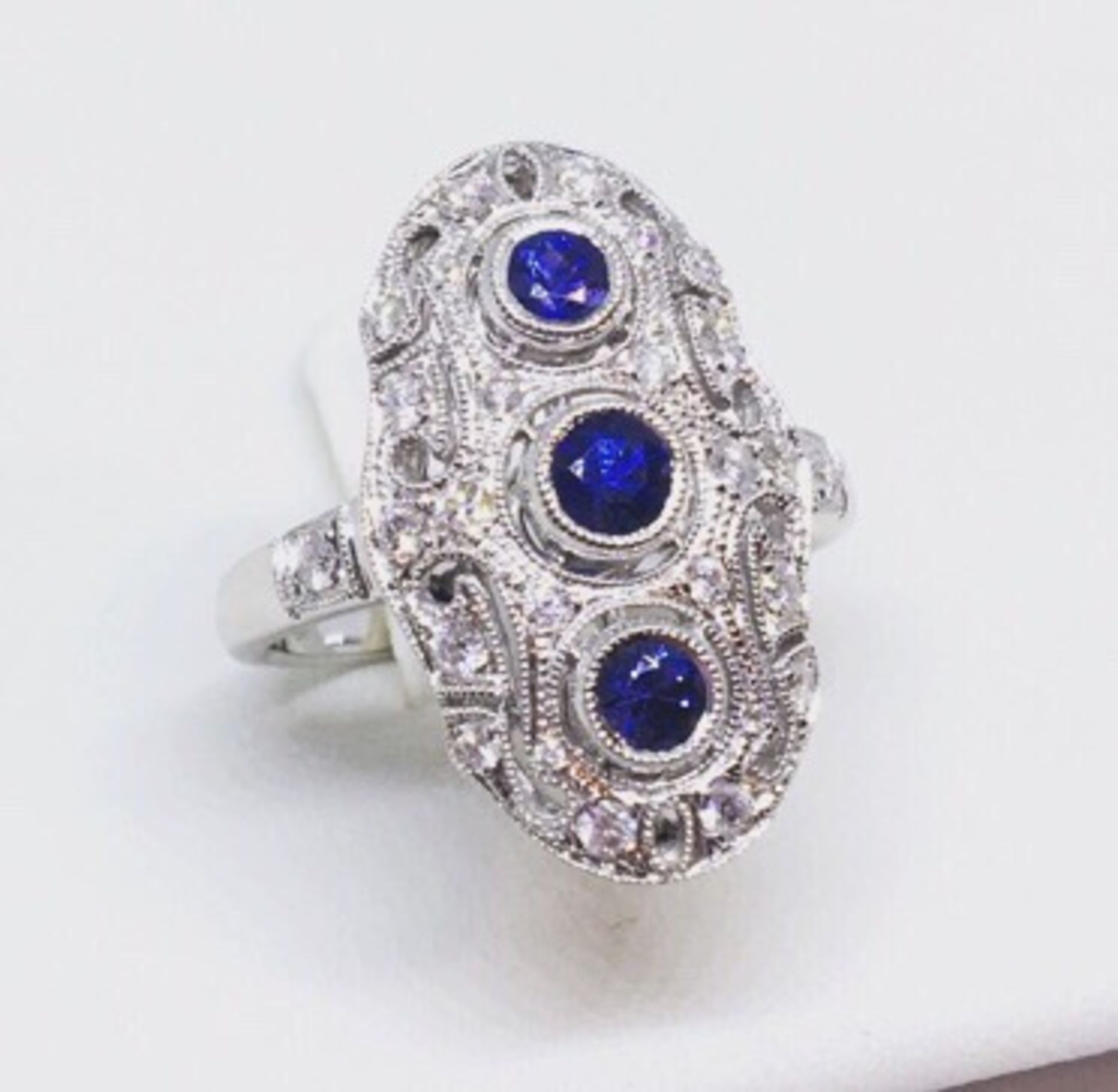 18CT GOLD SAPPHIRE & DIAMOND DECO STYLE RING - Image 4 of 4