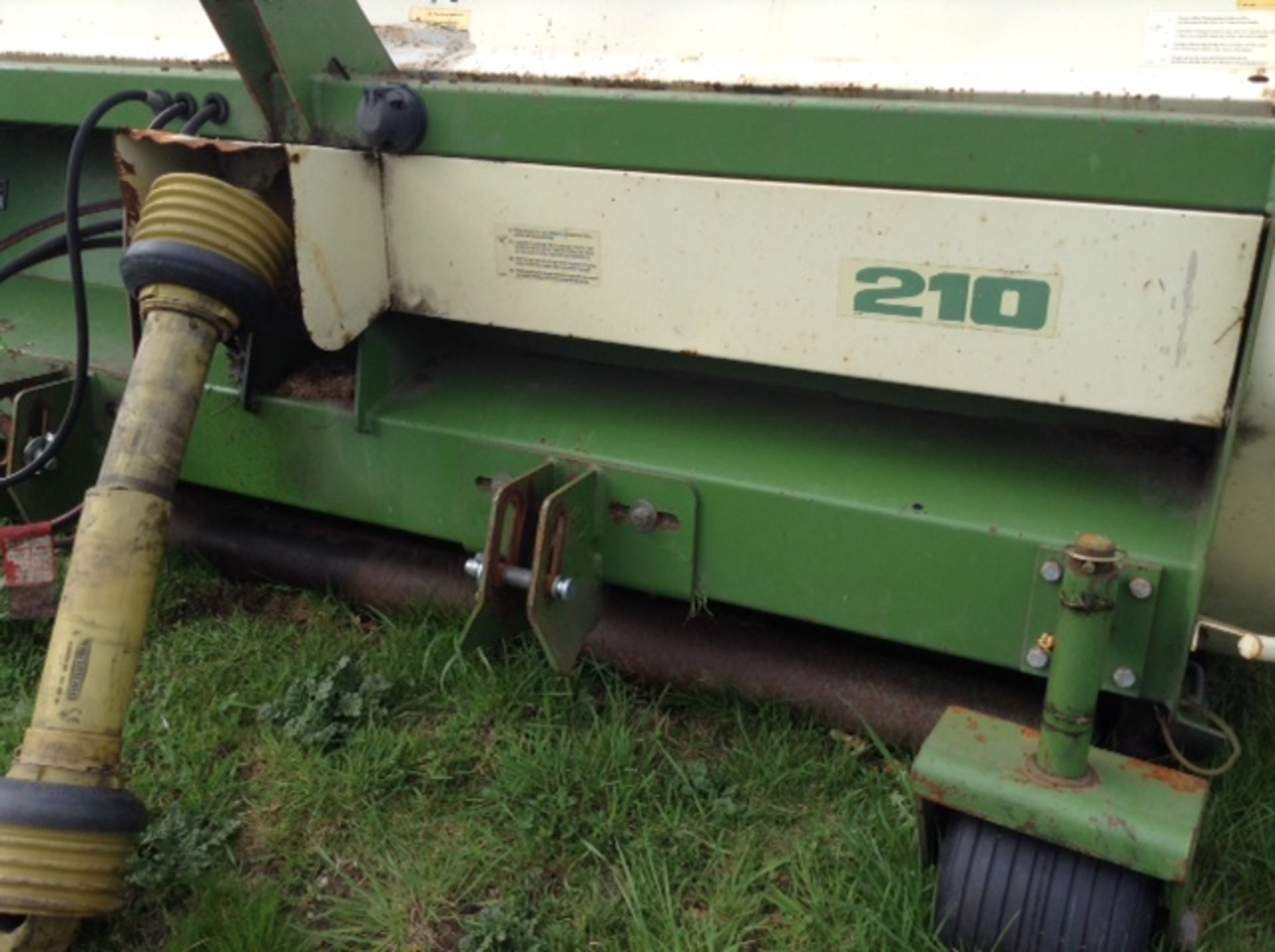 Amazone 210 groundkeeper flail mower stripes collects tractor mounted - Image 5 of 5