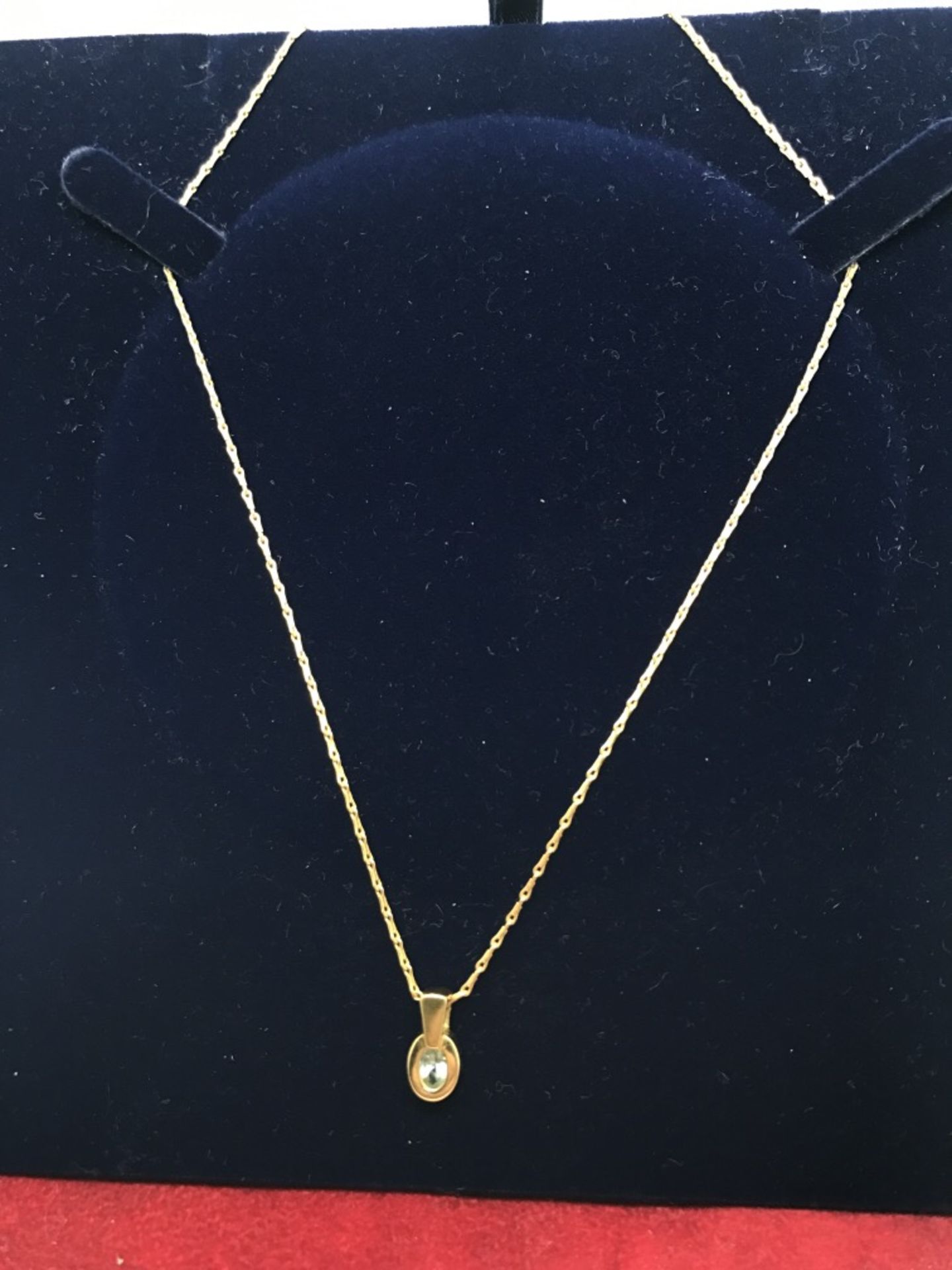 9CT GOLD PENDANT & CHAIN - UNUSUAL CHAIN LINK - Image 3 of 3