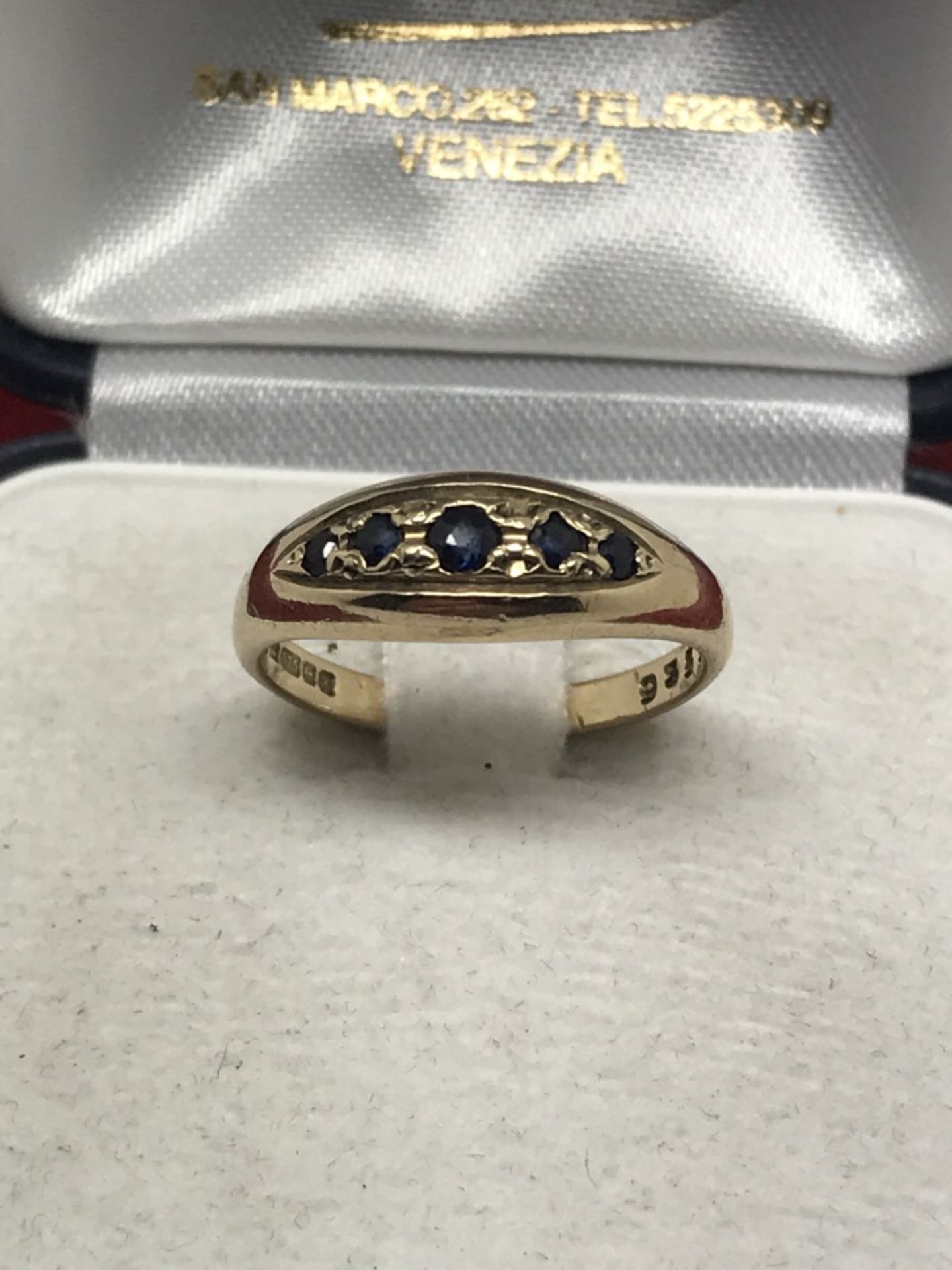 9CT GOLD 5 STONE SAPPHIRE RING VINTAGE