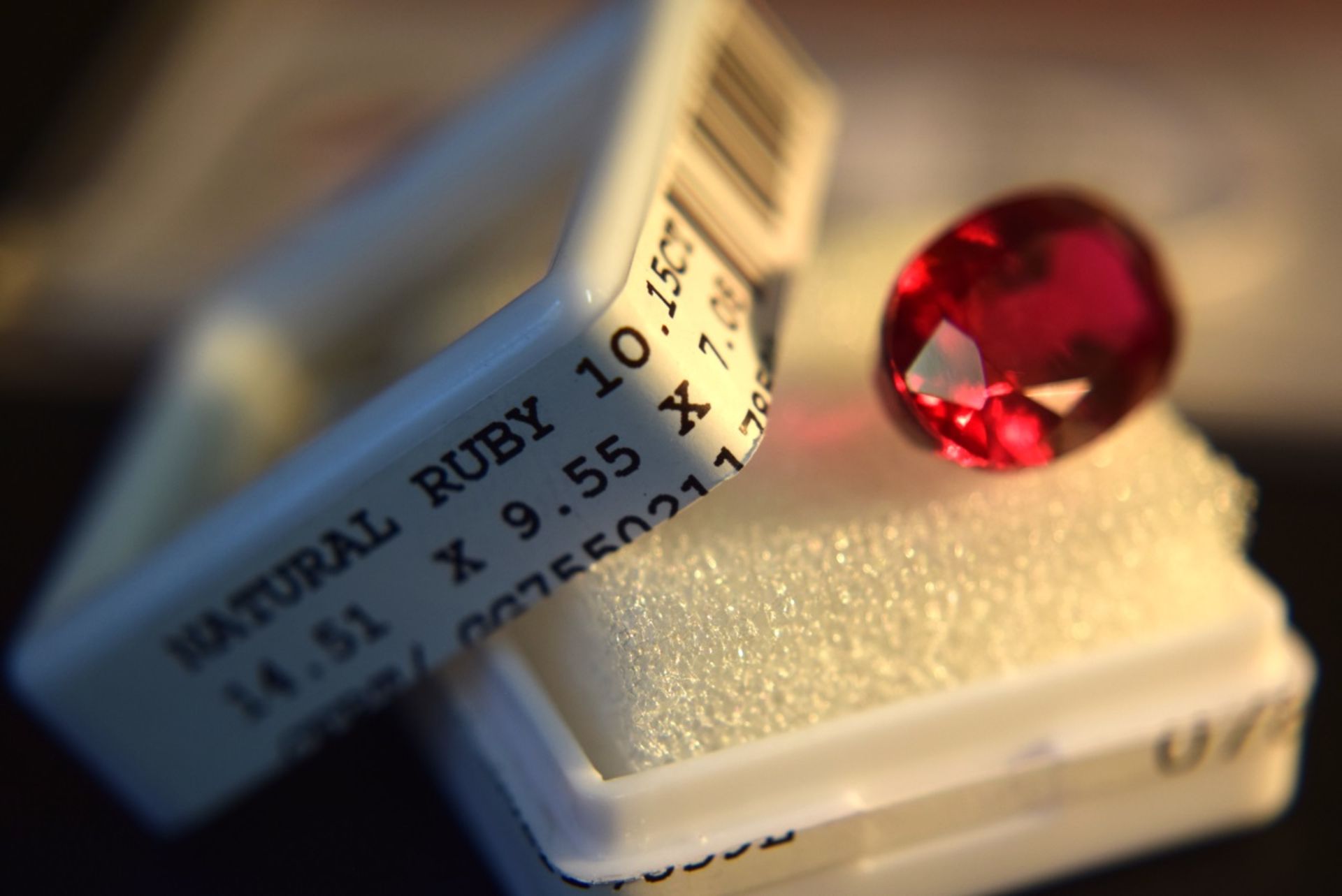 LARGE 10.15CT Natural Ruby with Certificate Card & Laboratory Box - Image 3 of 3